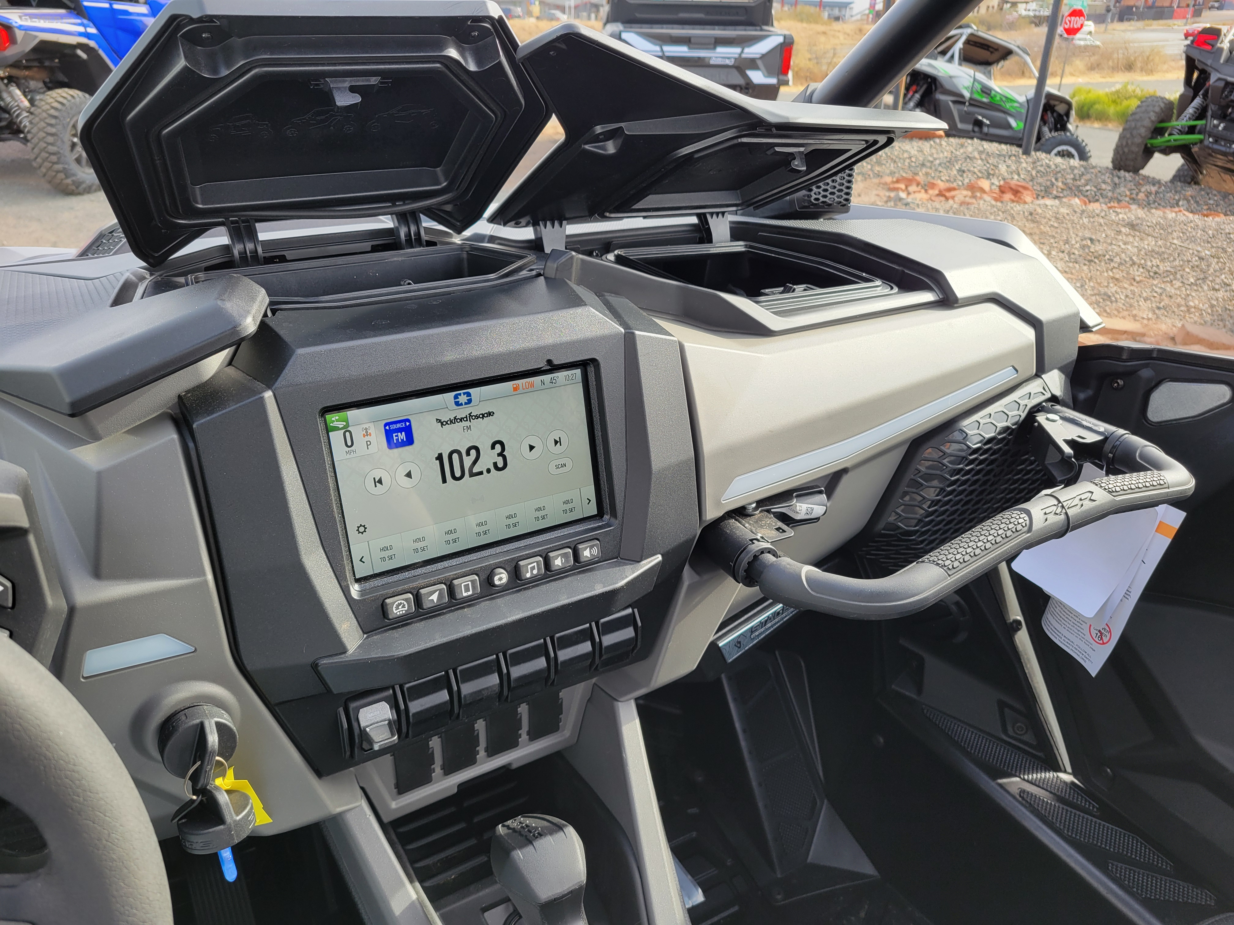 2025 Polaris RZR Pro R Ultimate - Photo 10