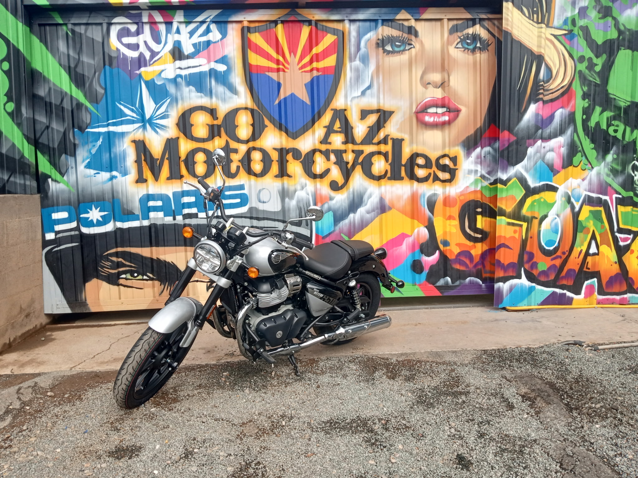 2024 Royal Enfield Super Meteor 650 Interstellar Grey - Photo 6