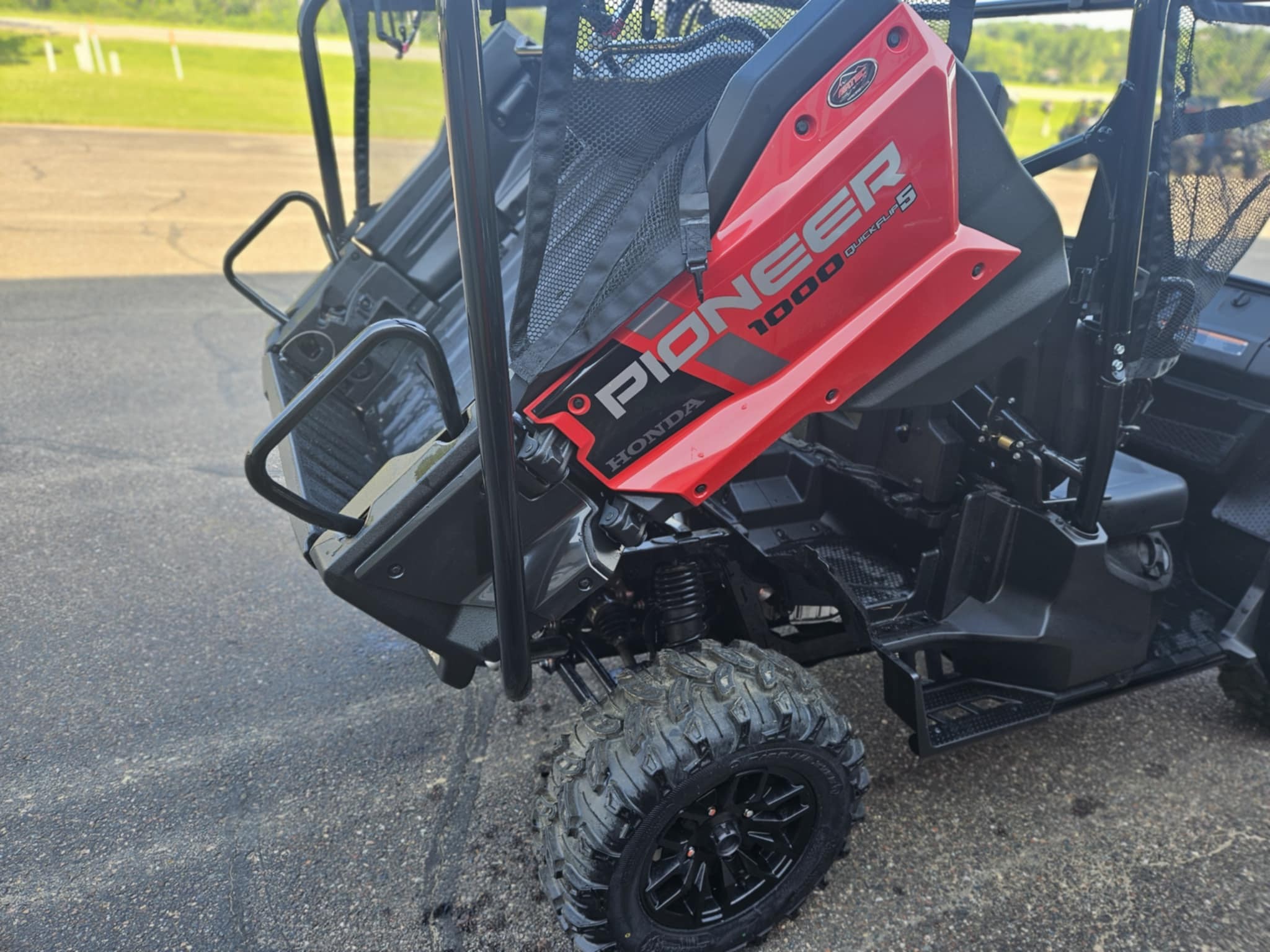 2025 Honda Pioneer 1000-5 Deluxe - Photo 5