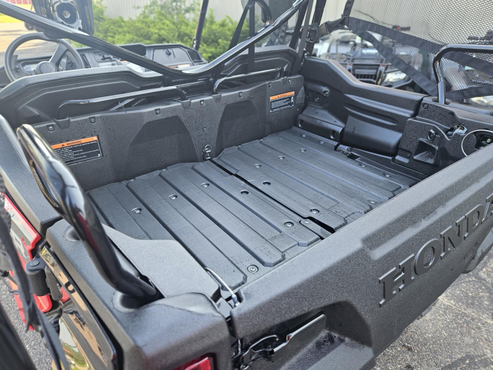 2025 Honda Pioneer 1000-5 Deluxe - Photo 11