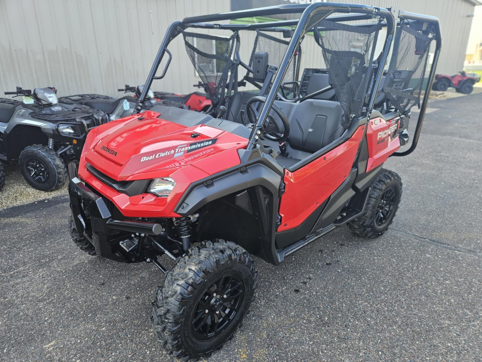 2025 Honda Pioneer 1000-5 Deluxe - Photo 10