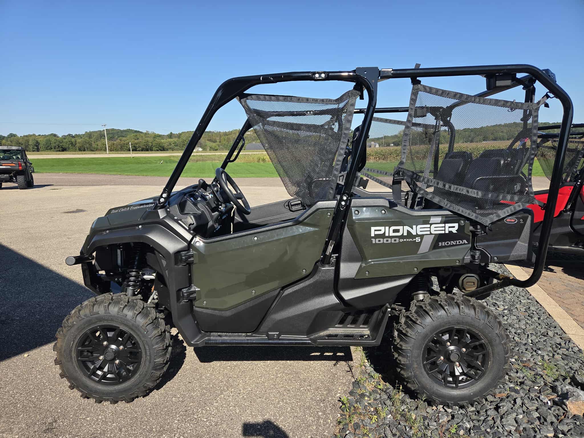 2025 Honda Pioneer 1000-5 Deluxe - Photo 7