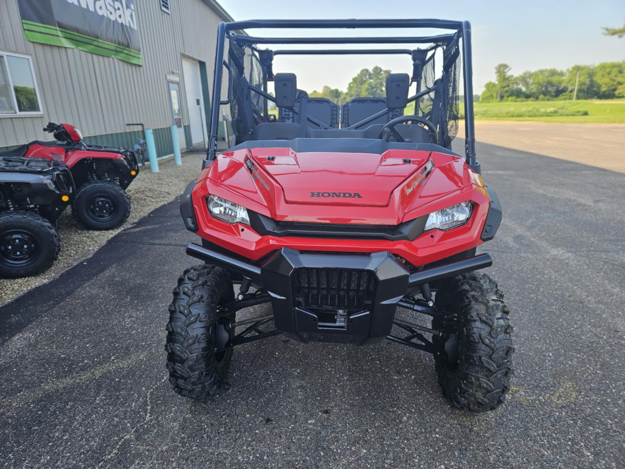 2025 Honda Pioneer 1000-5 Deluxe - Photo 6