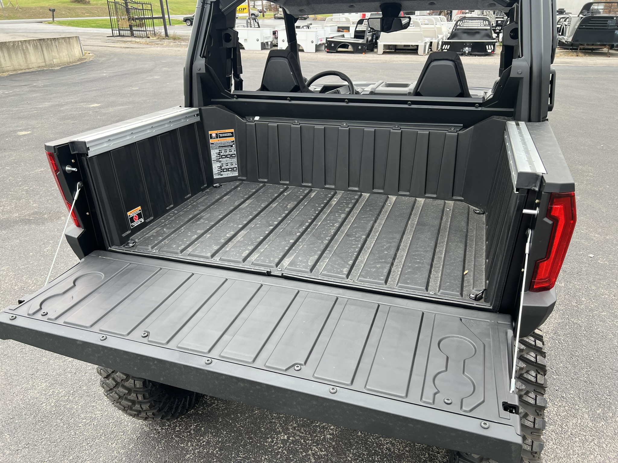 2024 Polaris XPEDITION XP Ultimate R/C - Matte Heavy Metal (OPEN CAB W/WINDSHIELD AND REAR PANEL ADD ONS) - Photo 9
