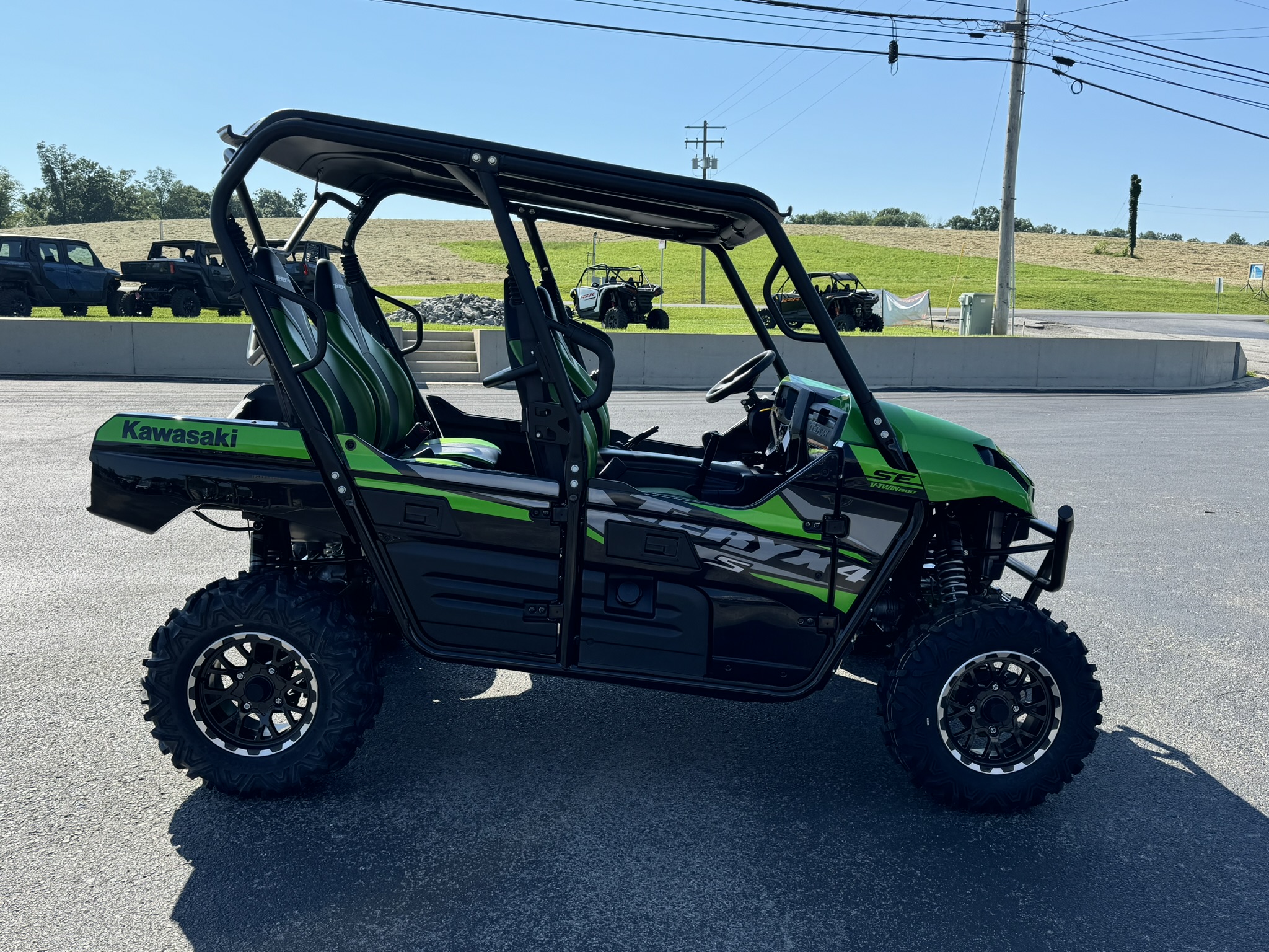 2025 Kawasaki Teryx4™ S SE - Candy Lime Green / Super Black - Photo 5