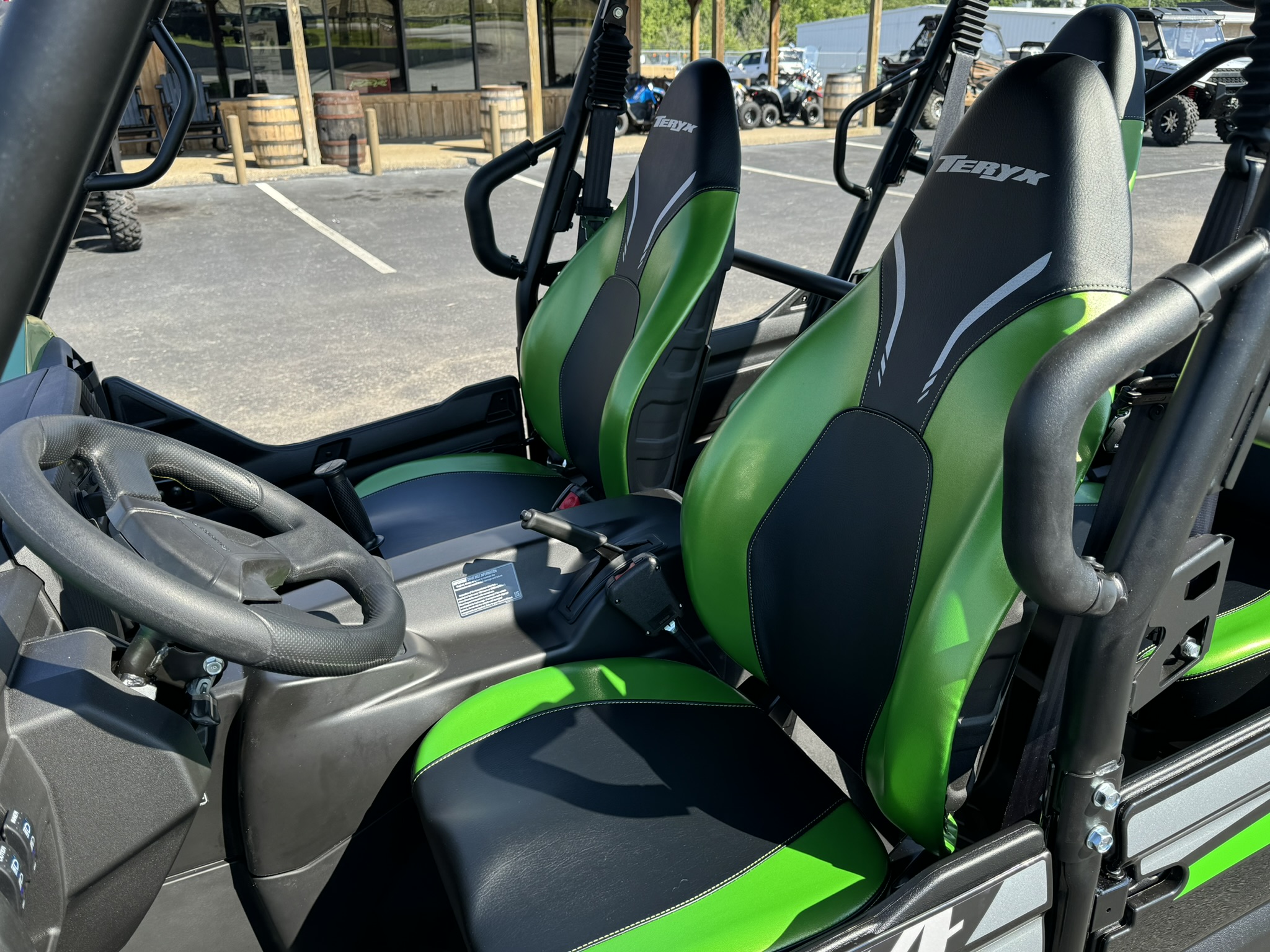 2025 Kawasaki Teryx4™ S SE - Candy Lime Green / Super Black - Photo 9