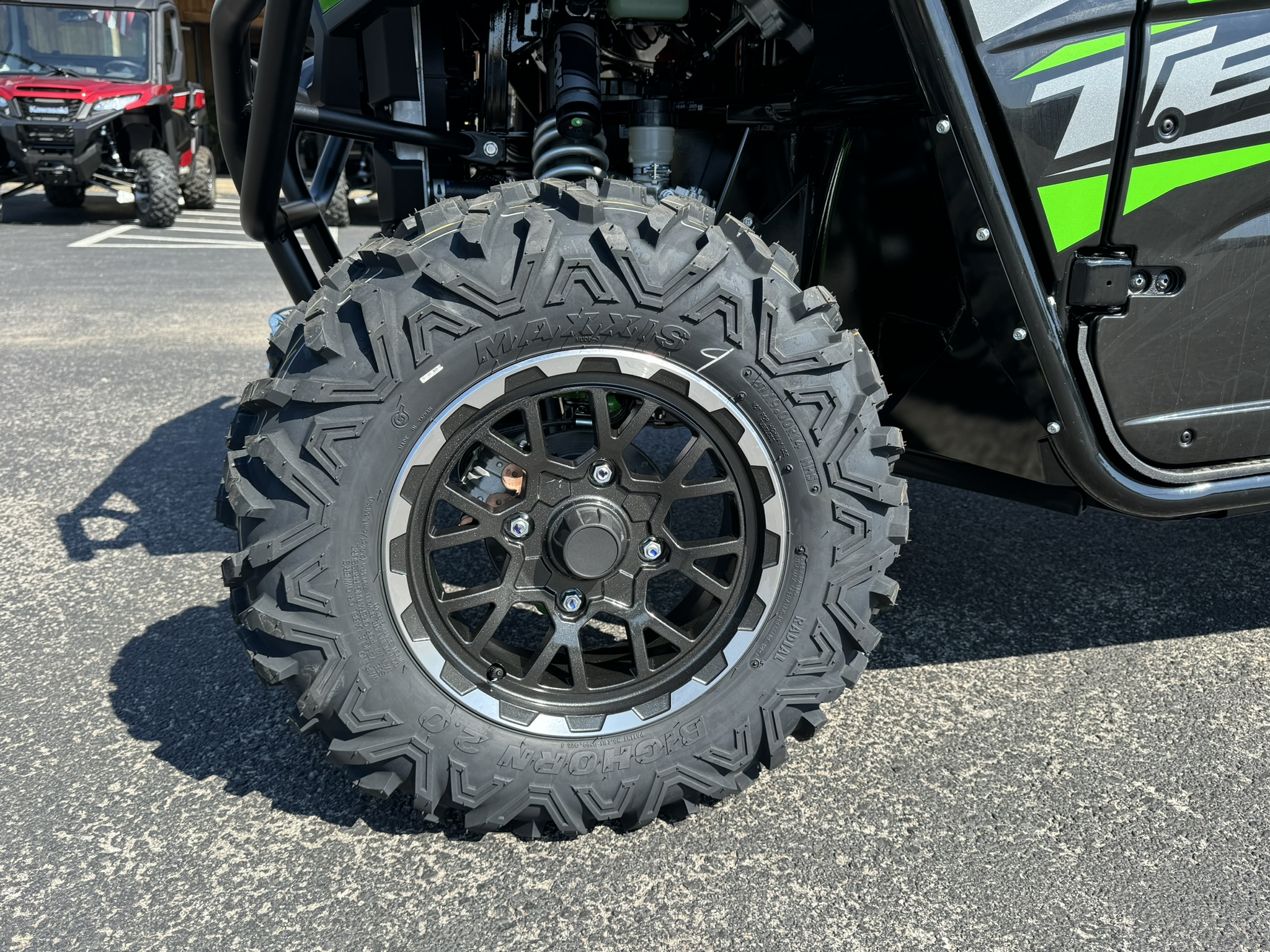 2025 Kawasaki Teryx4™ S SE - Candy Lime Green / Super Black - Photo 15