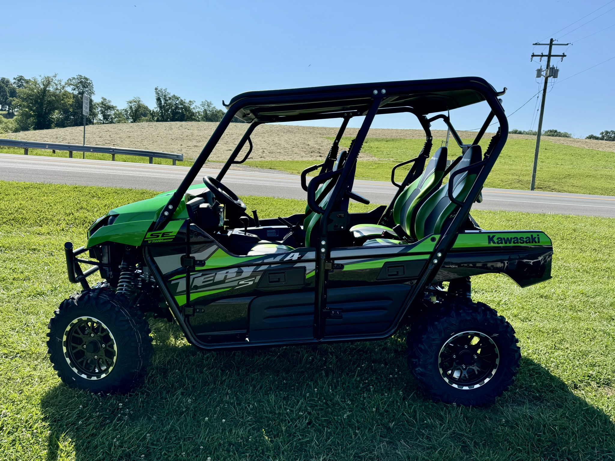 2025 Kawasaki Teryx4™ S SE - Candy Lime Green / Super Black - Photo 16