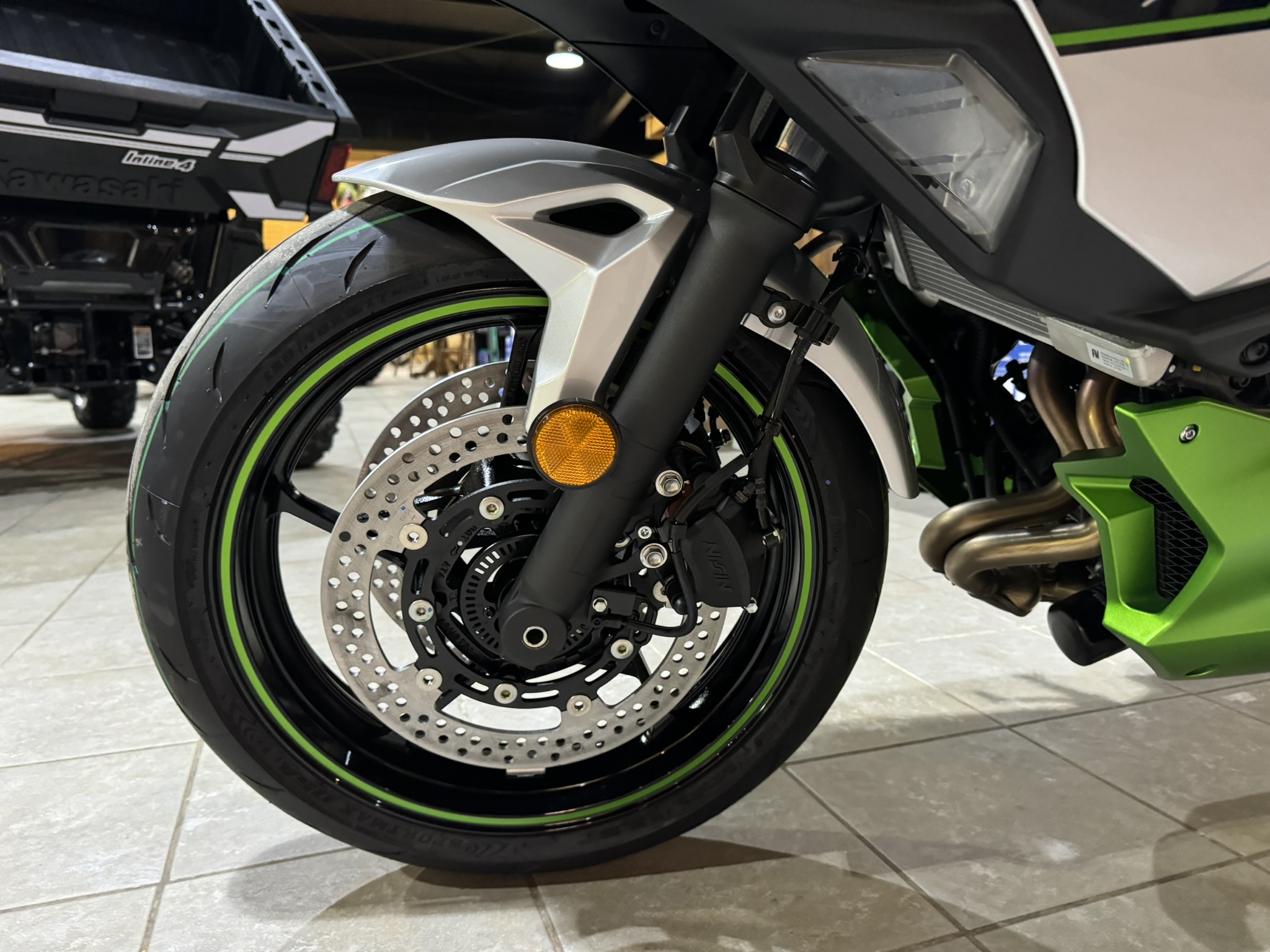 2024 Kawasaki Ninja® 7 Hybrid ABS - Metallic Bright Silver/Metallic Matte Lime Green/Ebony - Photo 6