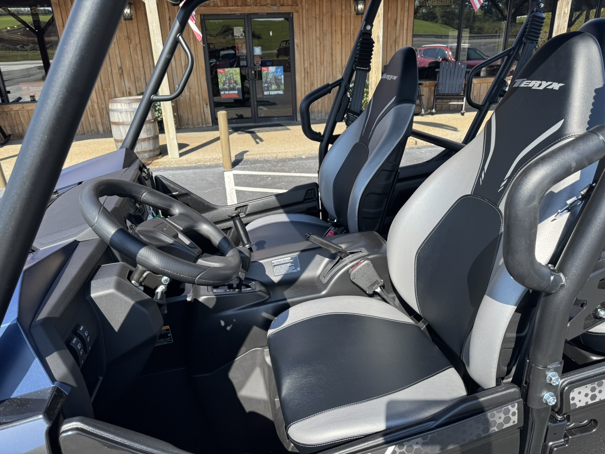 2025 Kawasaki Teryx4™ S LE - Metallic Matte Twilight Blue / Super Black - Photo 10