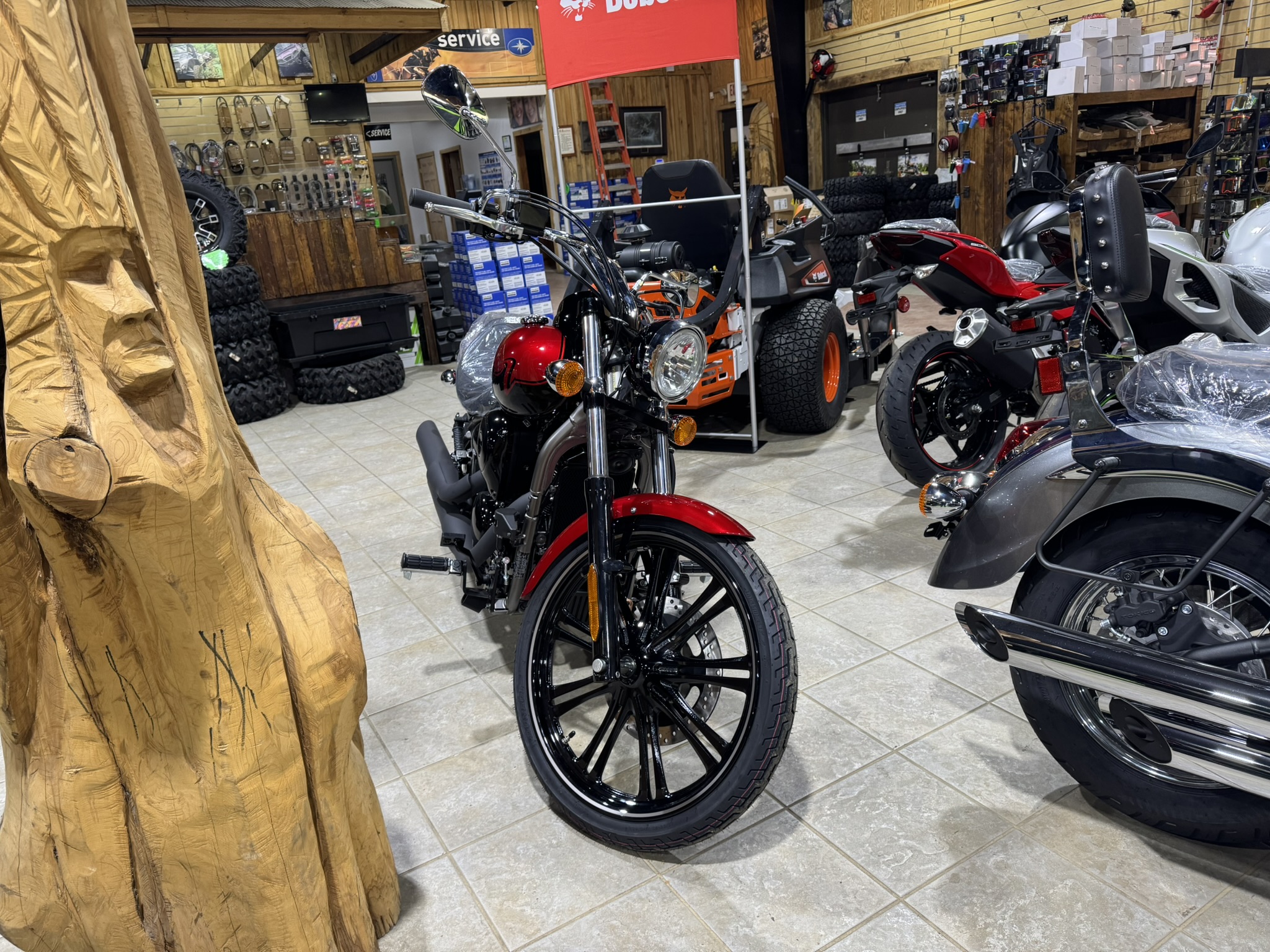 2025 Kawasaki Vulcan® 900 Custom - Candy Fire Red / Ebony - Photo 6