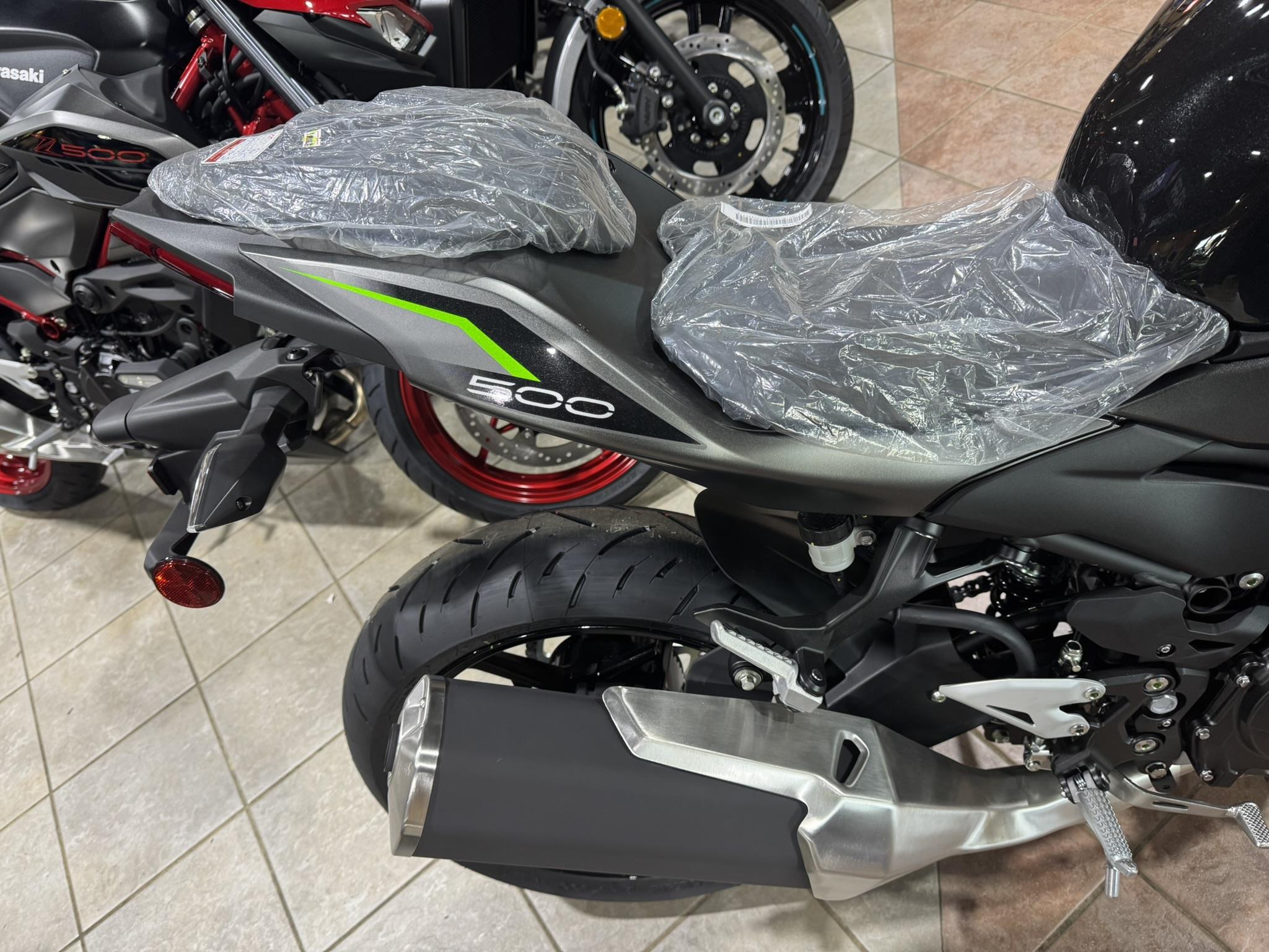 2025 Kawasaki Z500 ABS - Metallic Spark Black / Metallic Matte - Photo 9