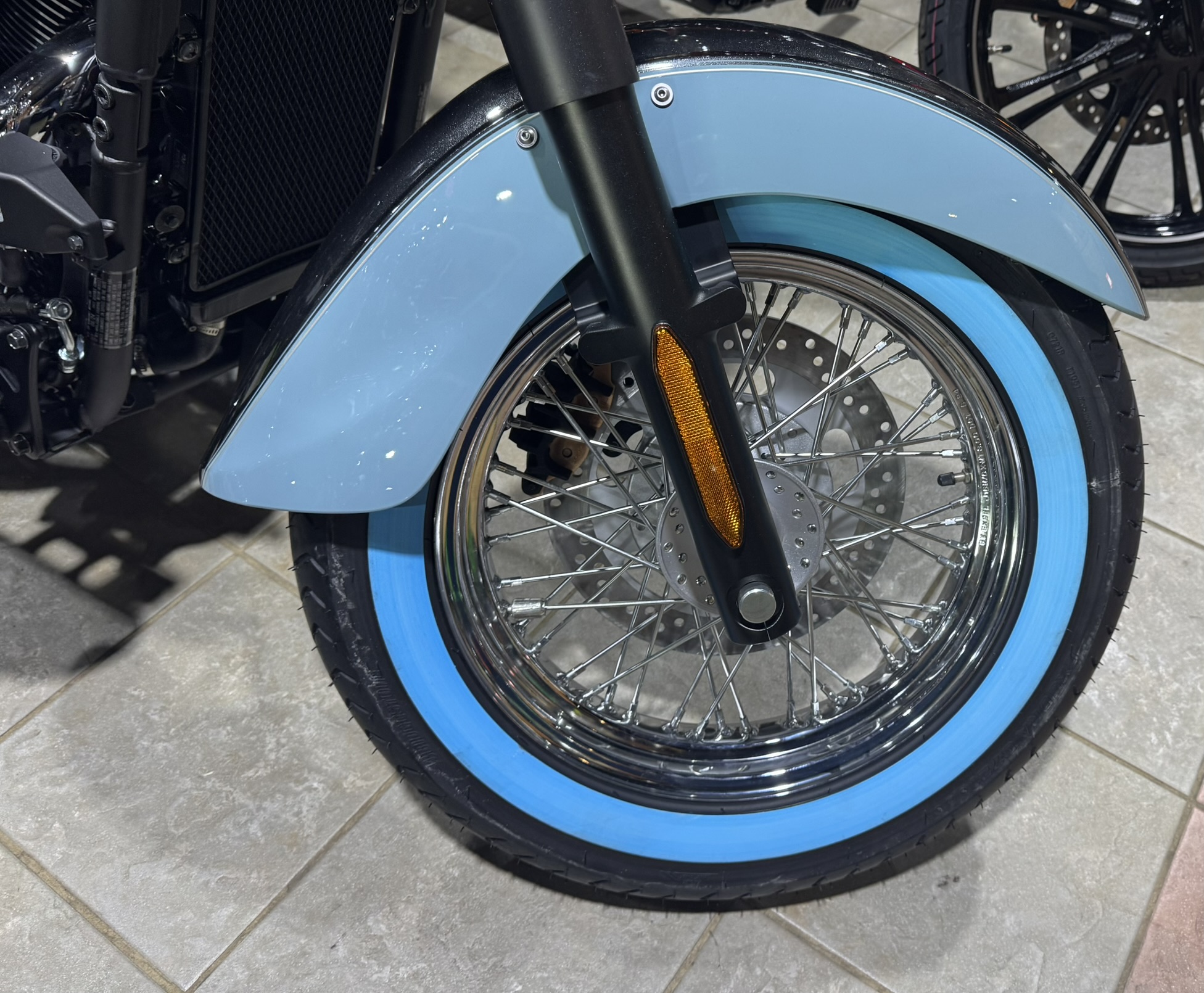 2025 Kawasaki Vulcan® 900 Classic - Metallic Carbon Gray / Phantom Blue - Photo 10