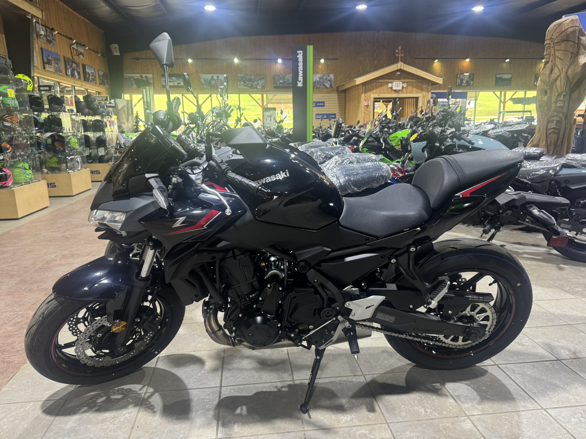 2025 Kawasaki Z650 BASE - Metallic Matte Dark Gray / Metallic Spark Black - Photo 7