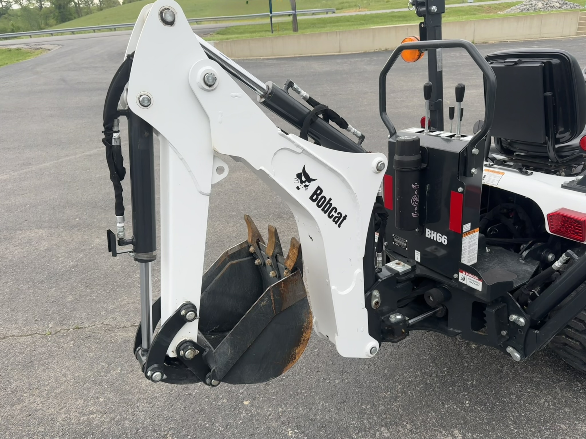 2022 Bobcat Pre-Owned Bobcat® CT1025 HST Compact Tractor - Photo 8