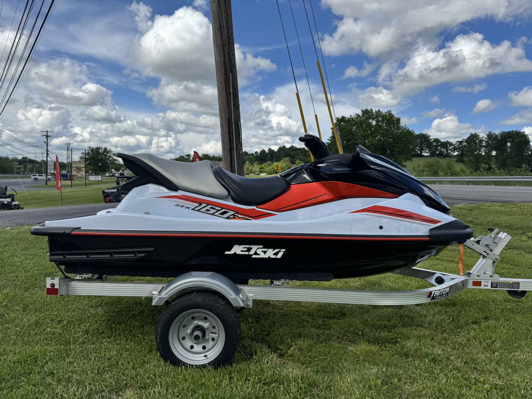 2025 Kawasaki Jet Ski® STX® 160X - Crystal White / Ebony - Photo 5