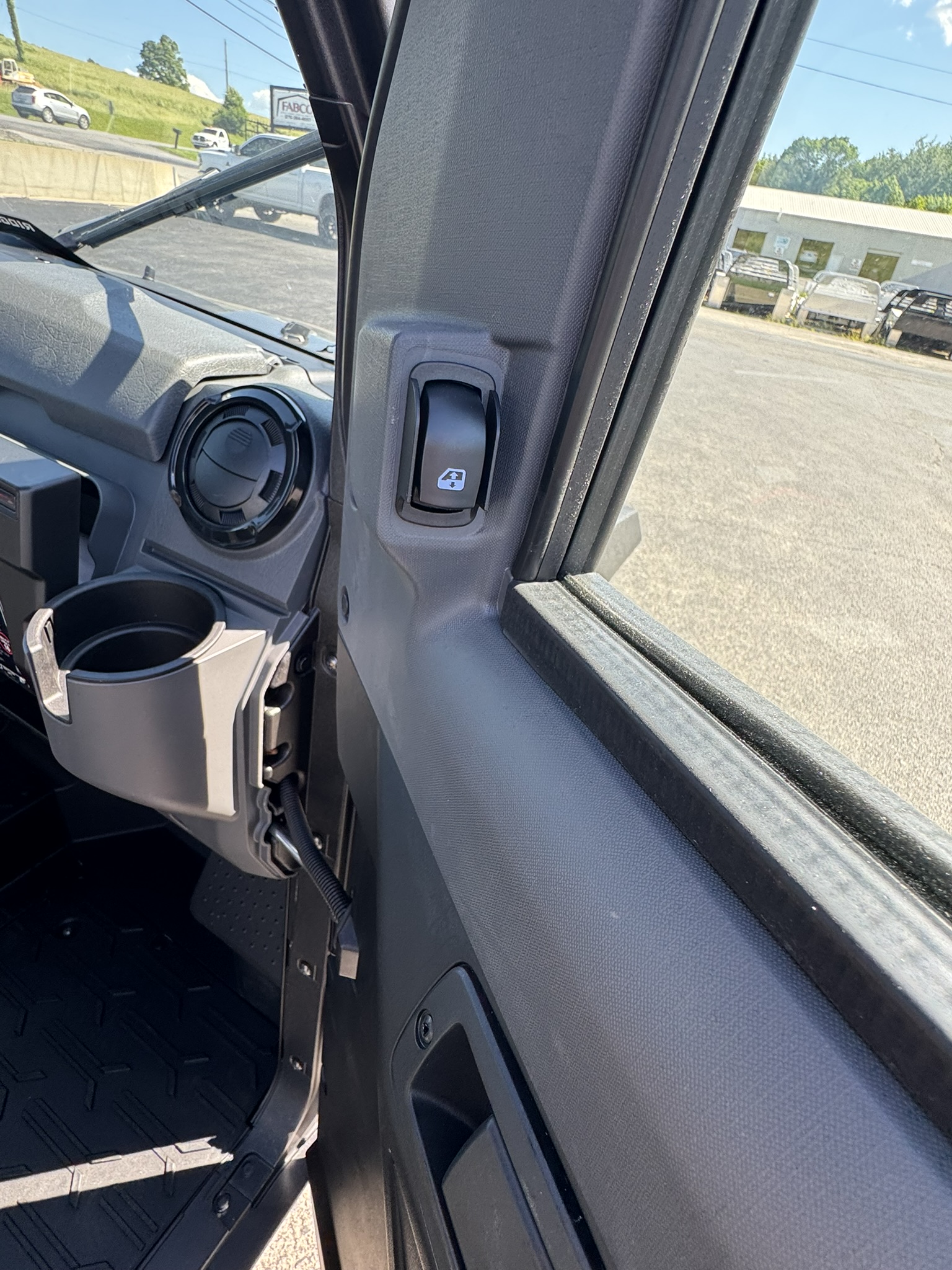 2025 Kawasaki RIDGE® XR Crew HVAC - Metallic Graystone - Photo 8
