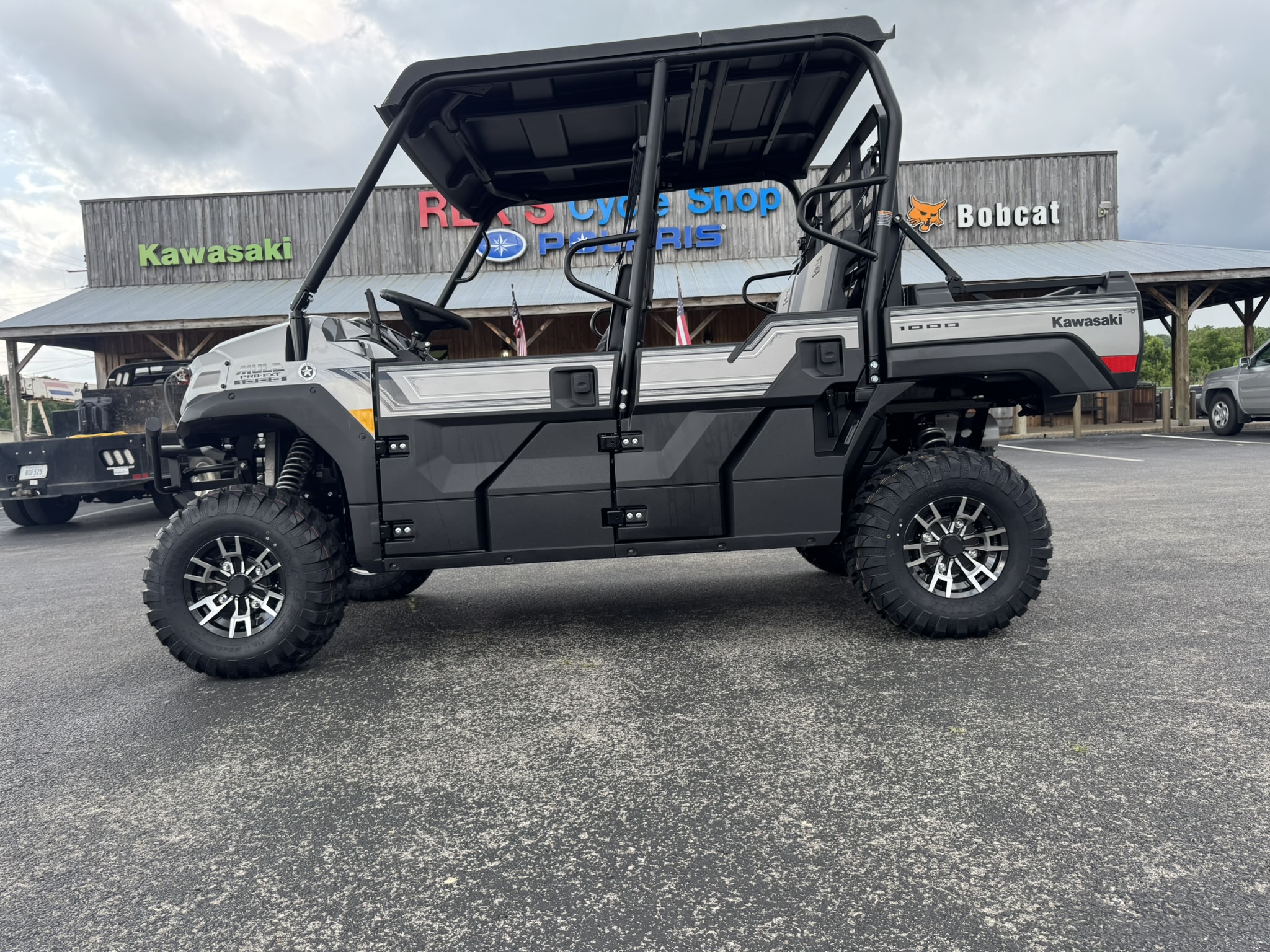2026 Kawasaki Mule™ PRO-FXT™ 1000 LE Ranch Edition -  Metallic Phantom Silver - Photo 17