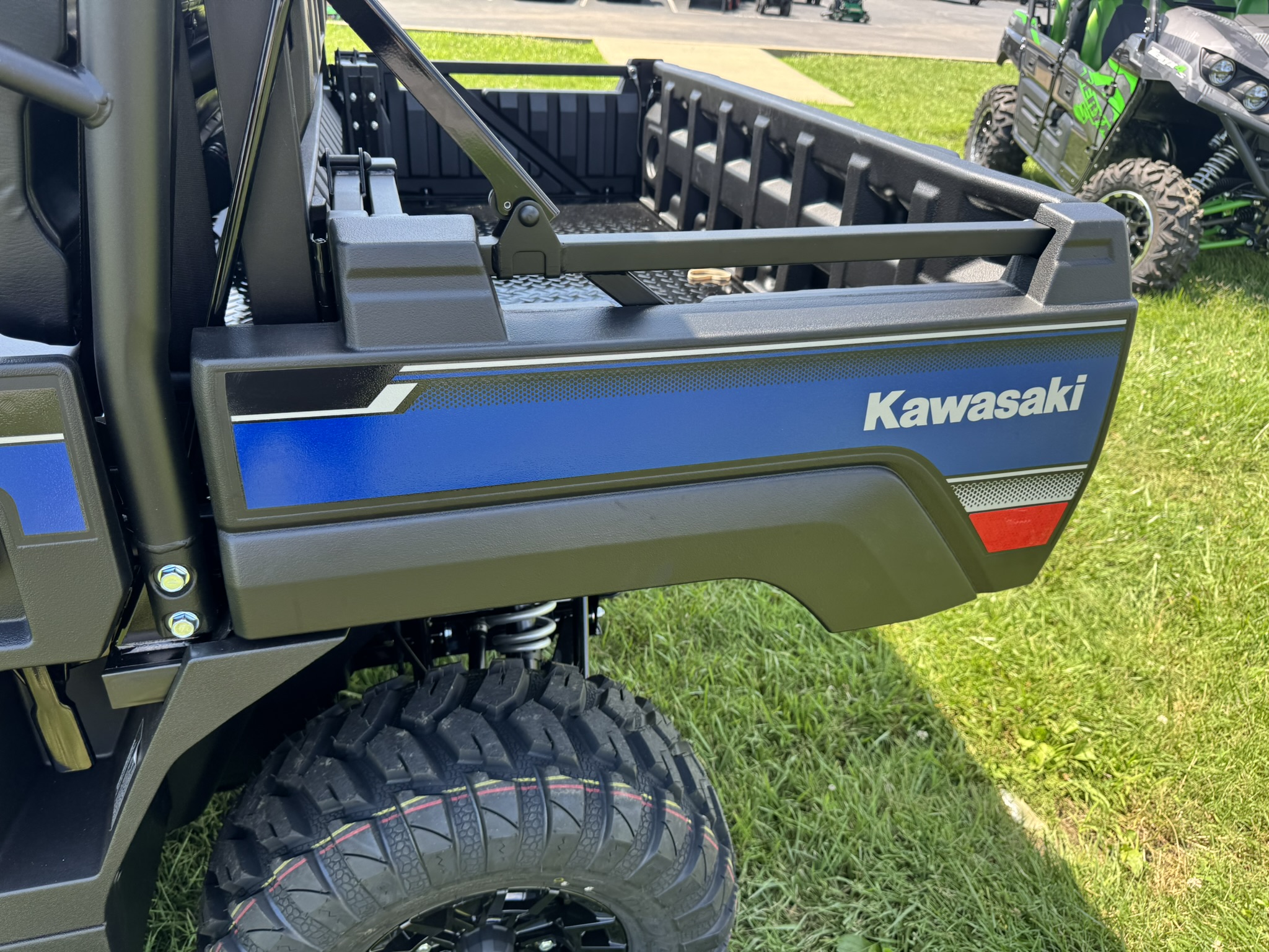 2026 Kawasaki Mule™ PRO-FXT™ 1000 LE - Metallic Sierra Blue - Photo 4