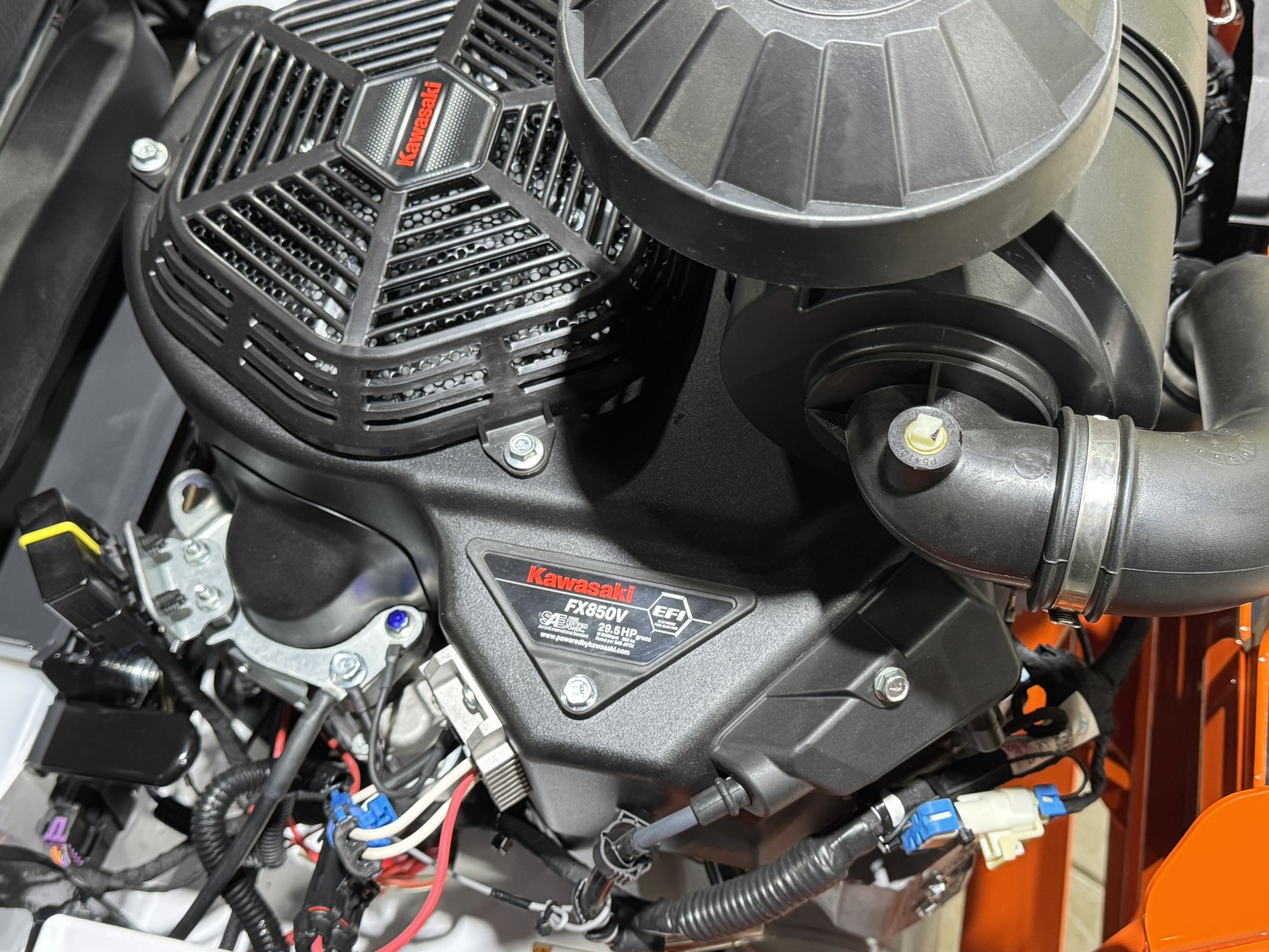 2025 Bobcat ZT6100 EFI - 61” Zero-Turn Mower  (cash sale price listed-see notes) - Photo 7