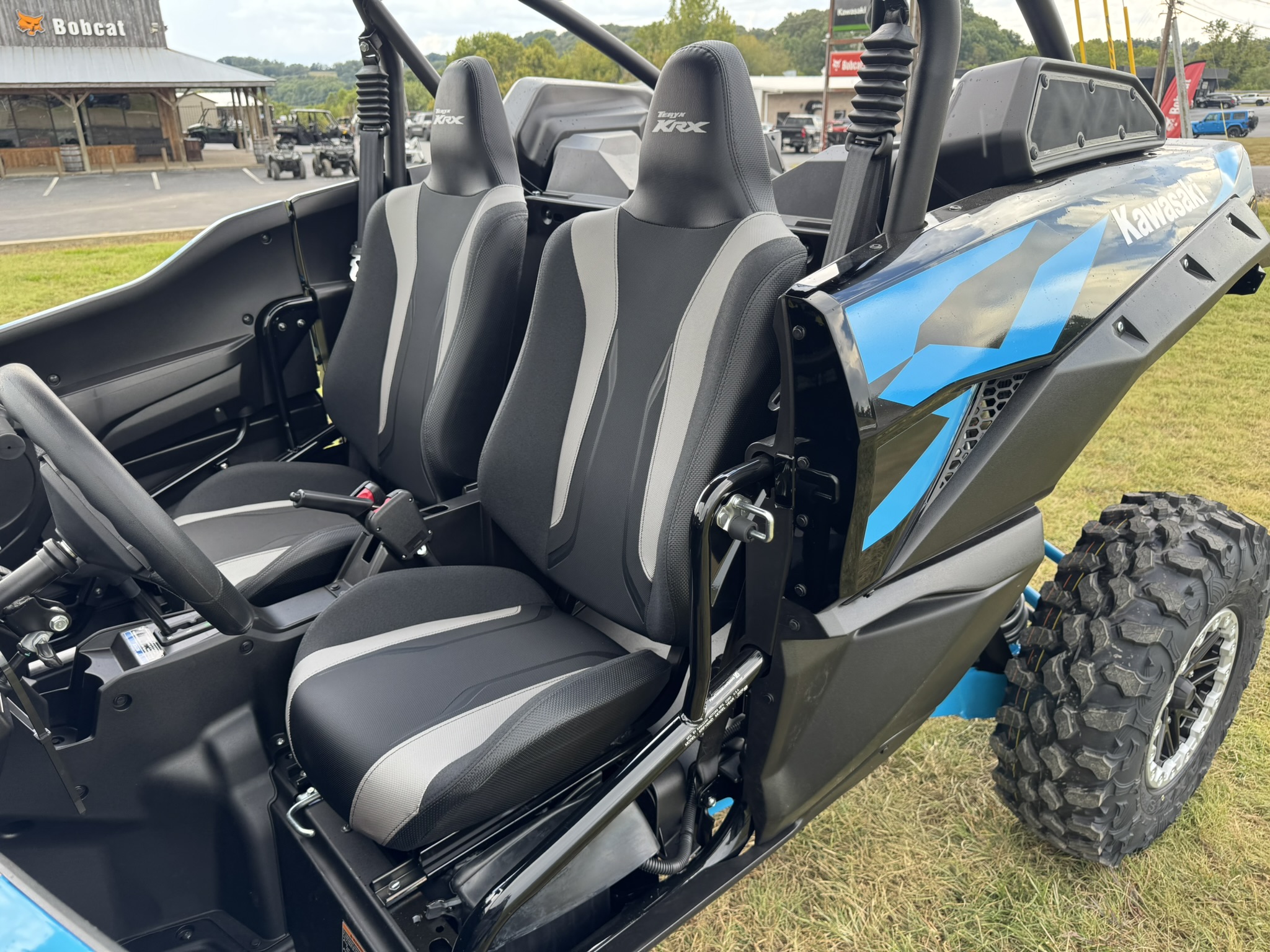 2026 Kawasaki Teryx® KRX™ 1000 eS - Sky Blue / Super Black - Photo 9