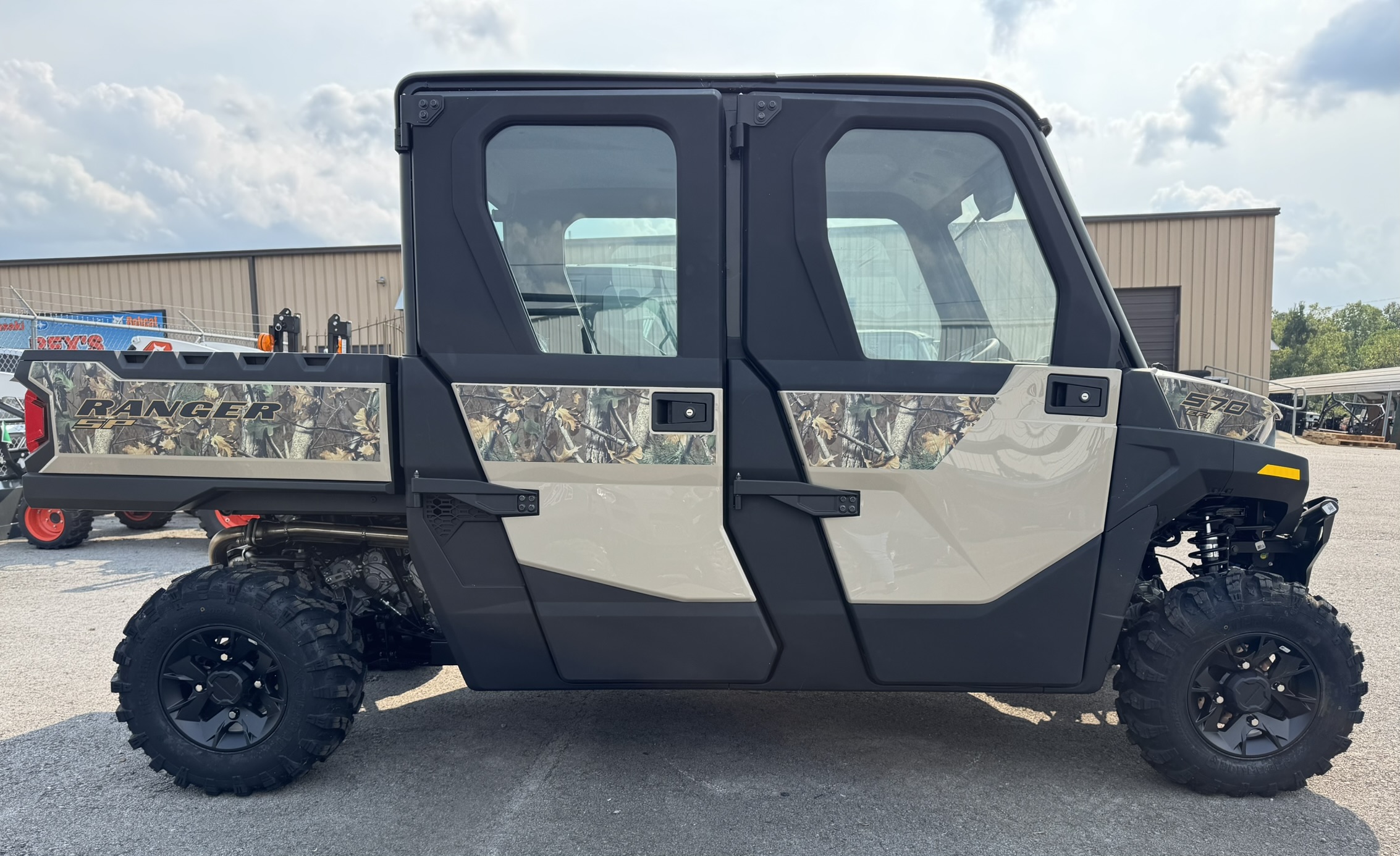 2025 Polaris Ranger® Crew SP 570-4 NorthStar (HEAT ONLY) - Sand Dune w/Camo - Photo 6