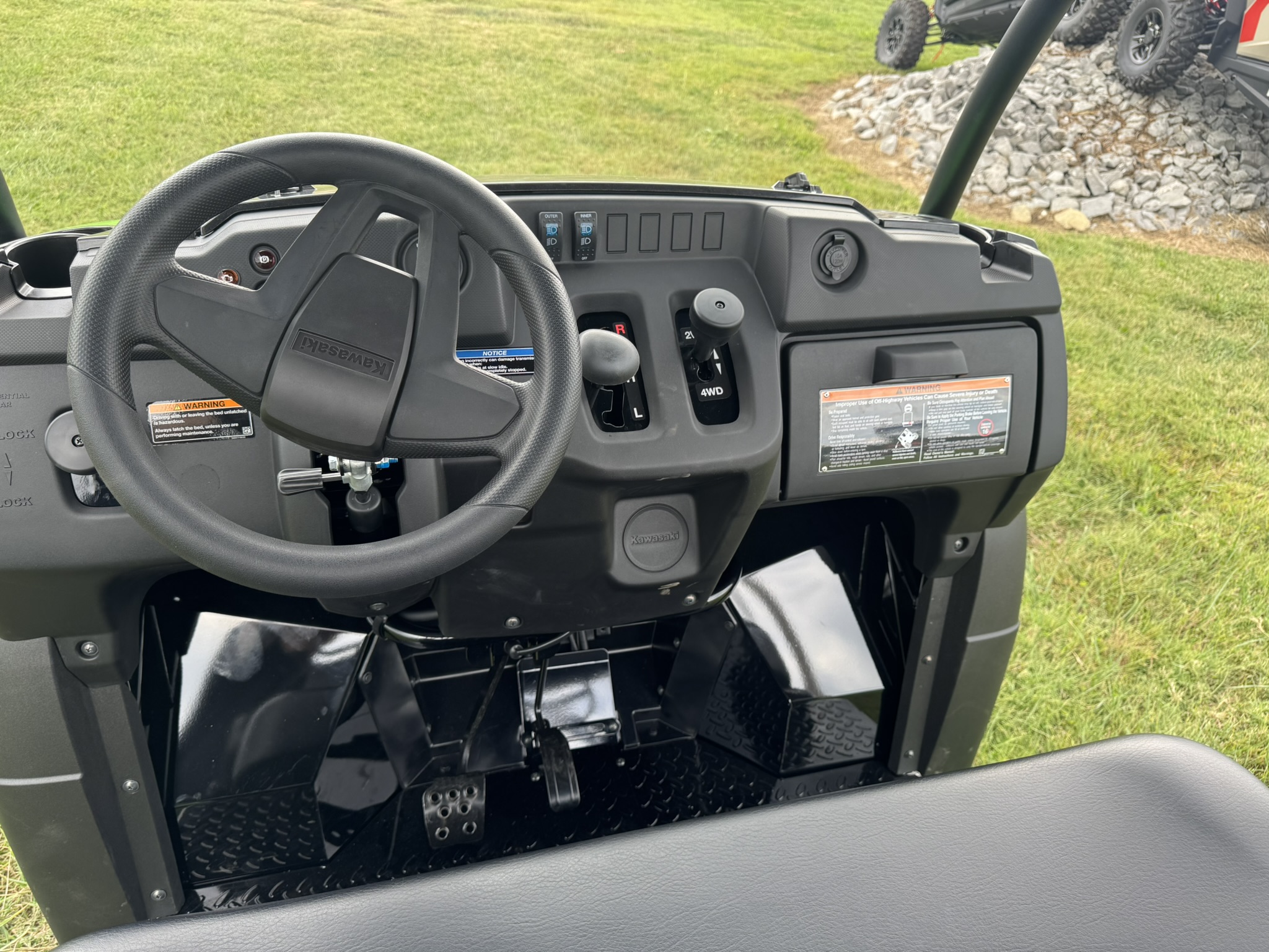 2026 Kawasaki Mule SX™ 4x4 XC LE - Metallic Onyx Black - Photo 11