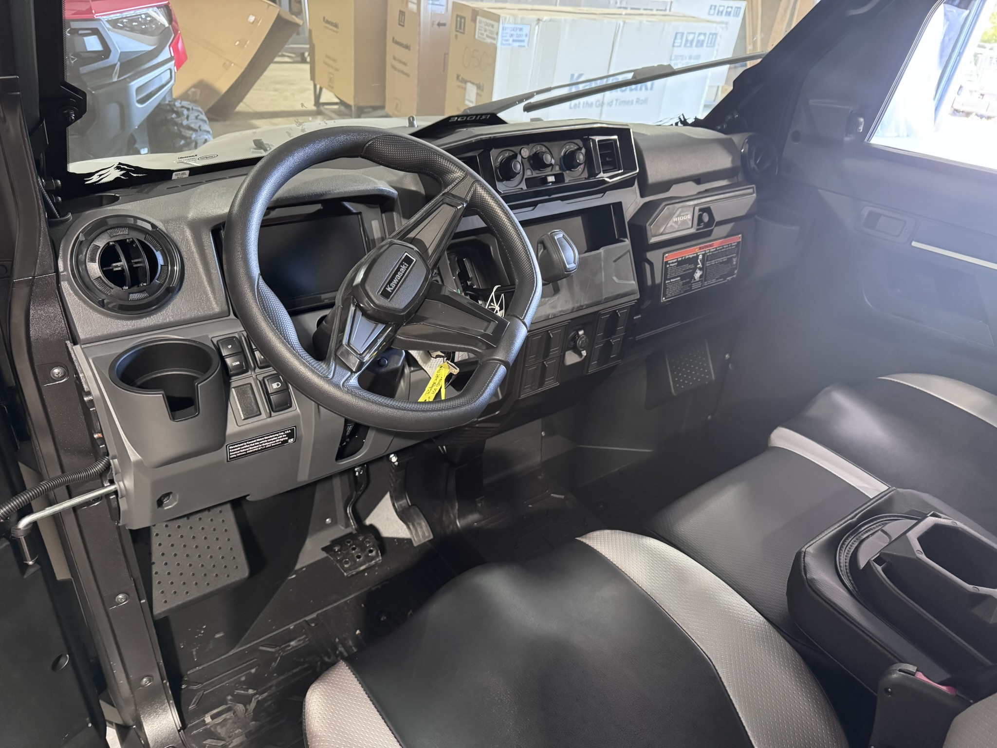 2025 Kawasaki RIDGE® XR Deluxe HVAC - 	Ice Gray - Photo 11