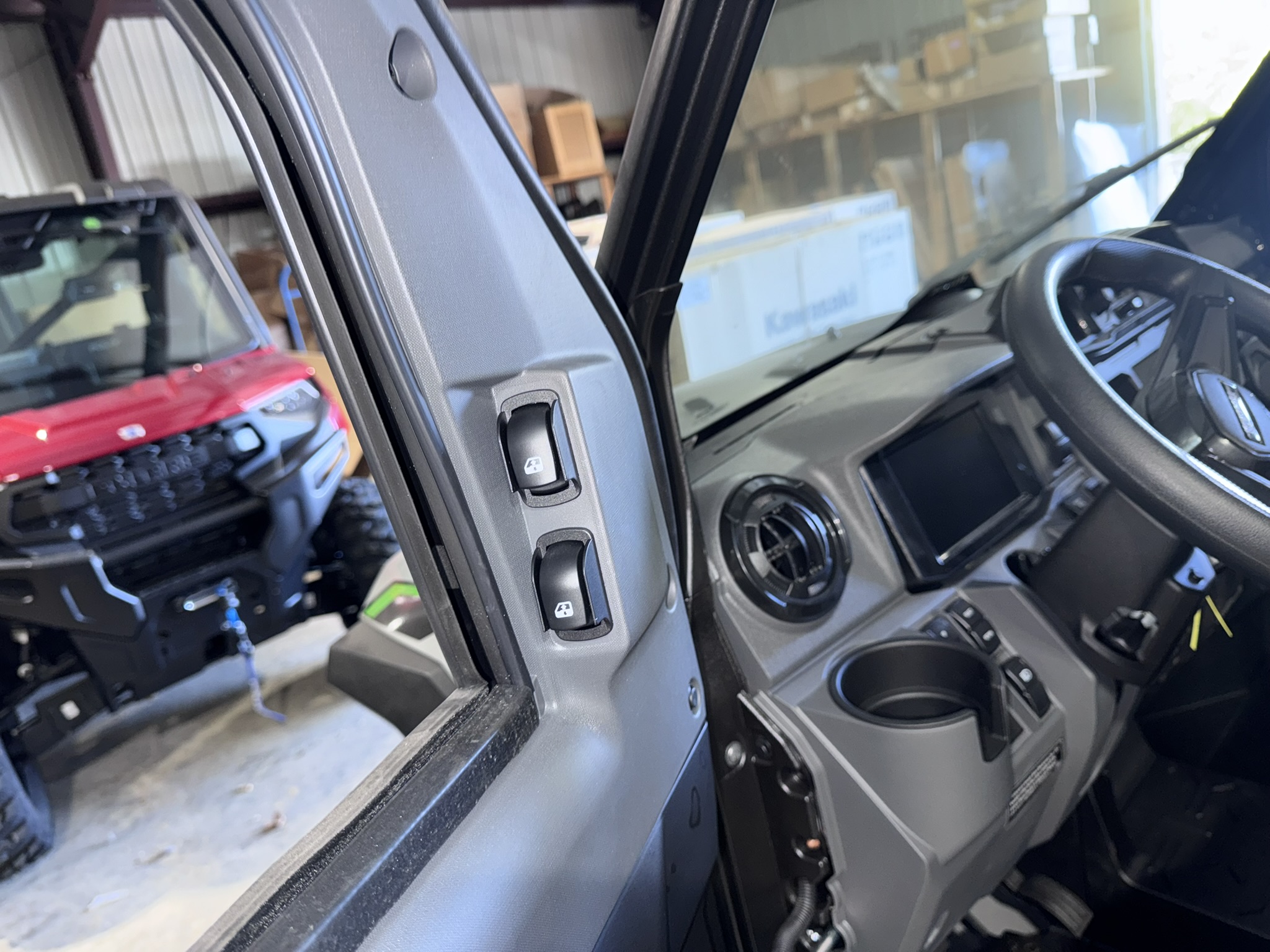 2025 Kawasaki RIDGE® XR Deluxe HVAC - 	Ice Gray - Photo 16