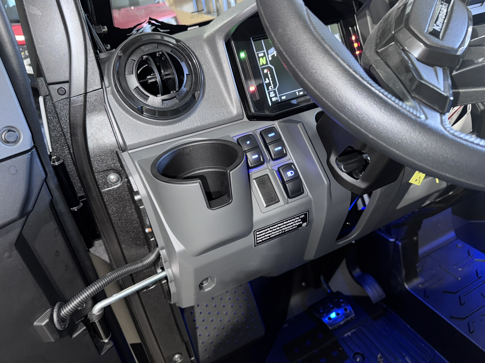 2025 Kawasaki RIDGE® XR Deluxe HVAC - 	Ice Gray - Photo 18