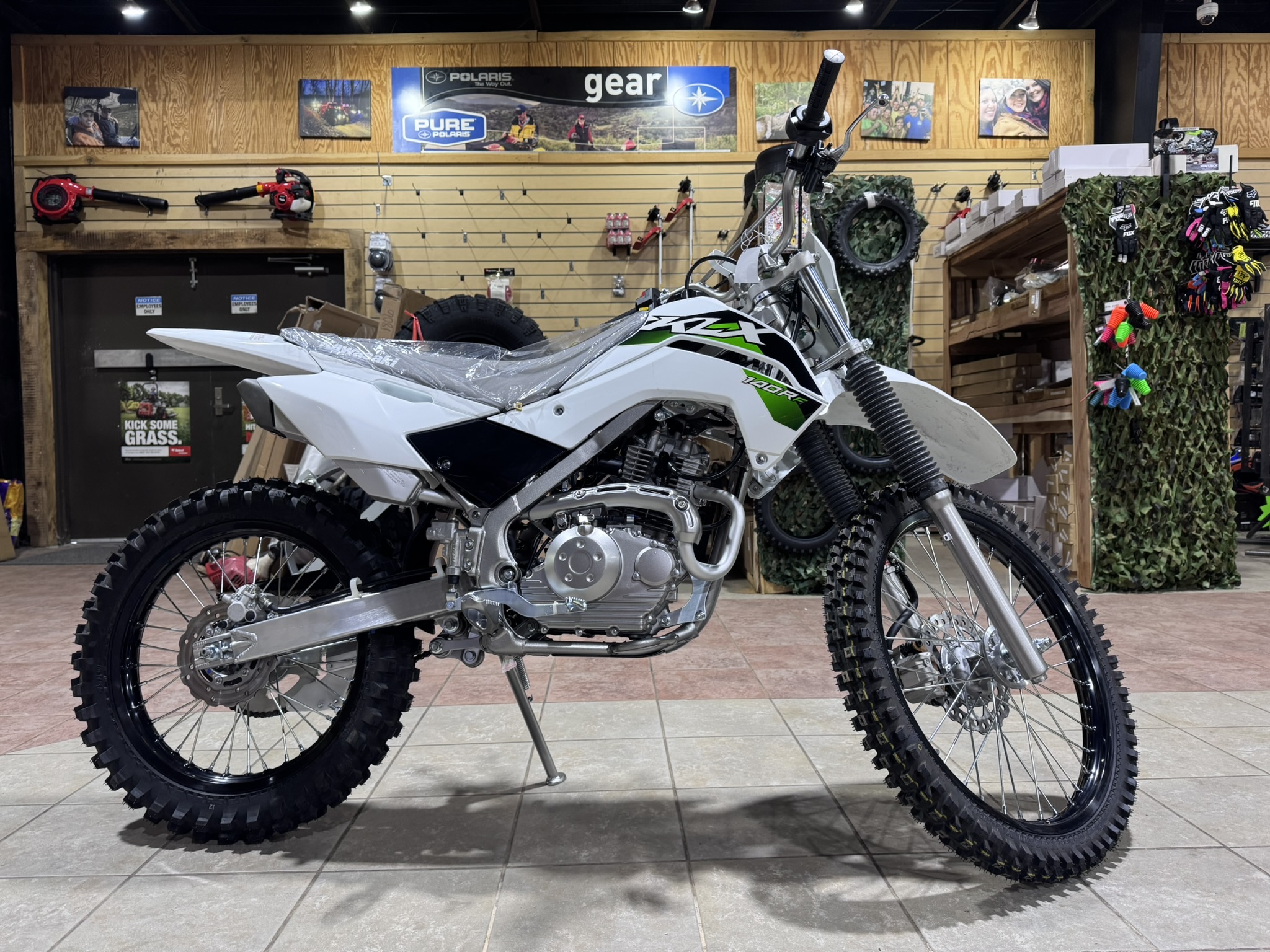 2026 Kawasaki KLX® 140R F - WHITE - Photo 4