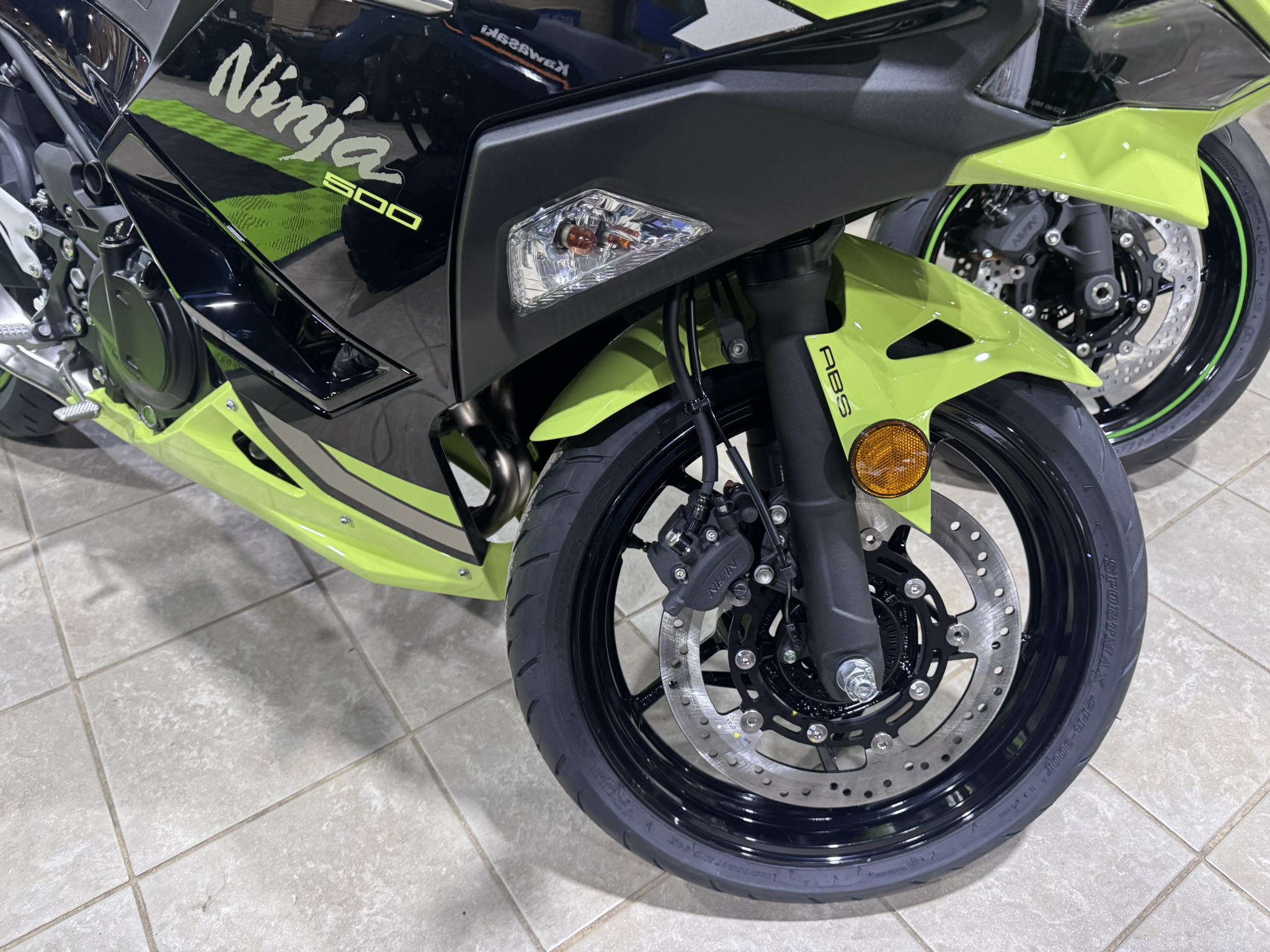 2026 Kawasaki Ninja® 500 ABS - Metallic Yellowish Green / Ebony - Photo 6
