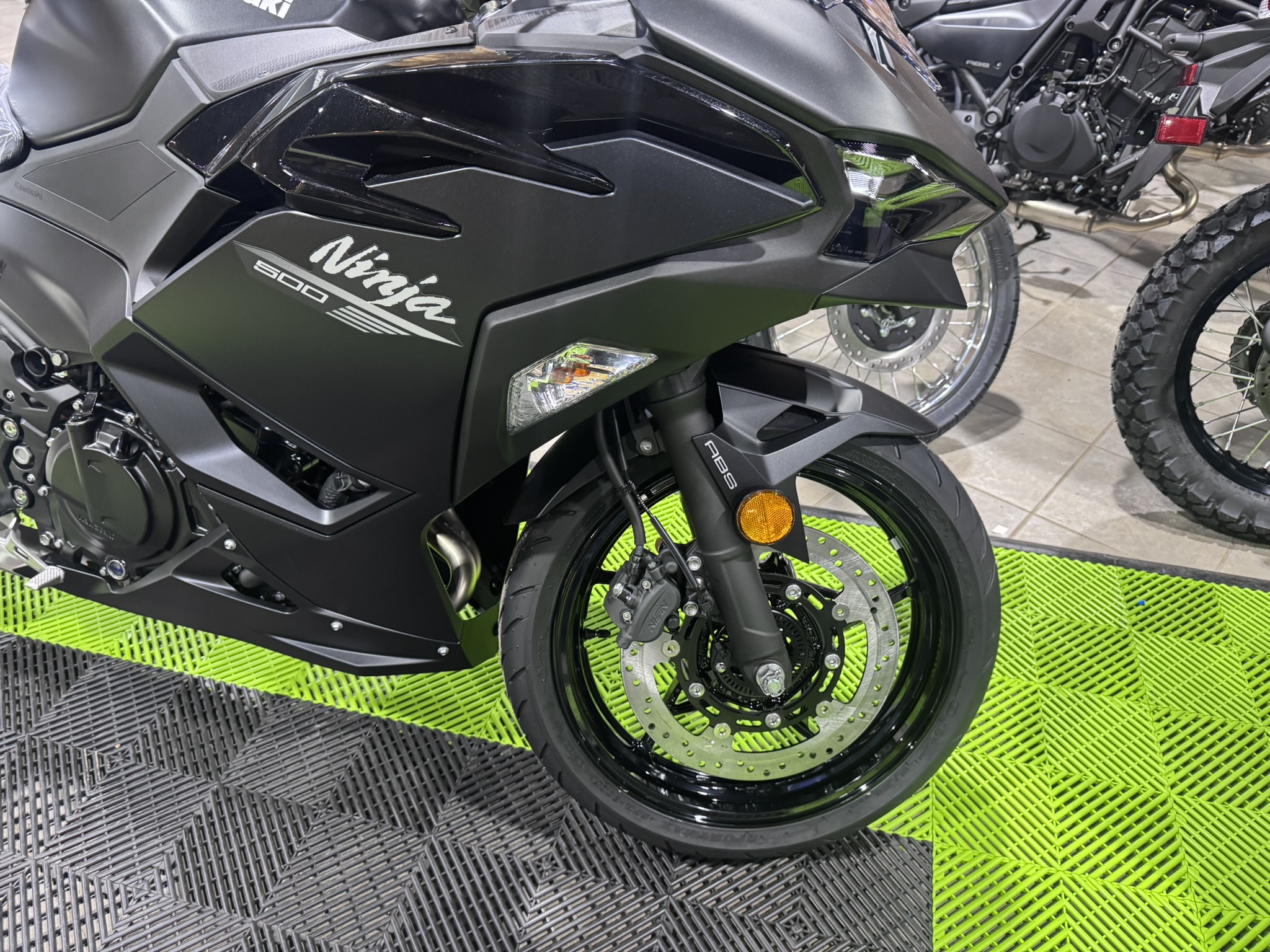 2026 Kawasaki Ninja® 500 ABS - Metallic Flat Spark Black / Metallic Spark Black - Photo 3