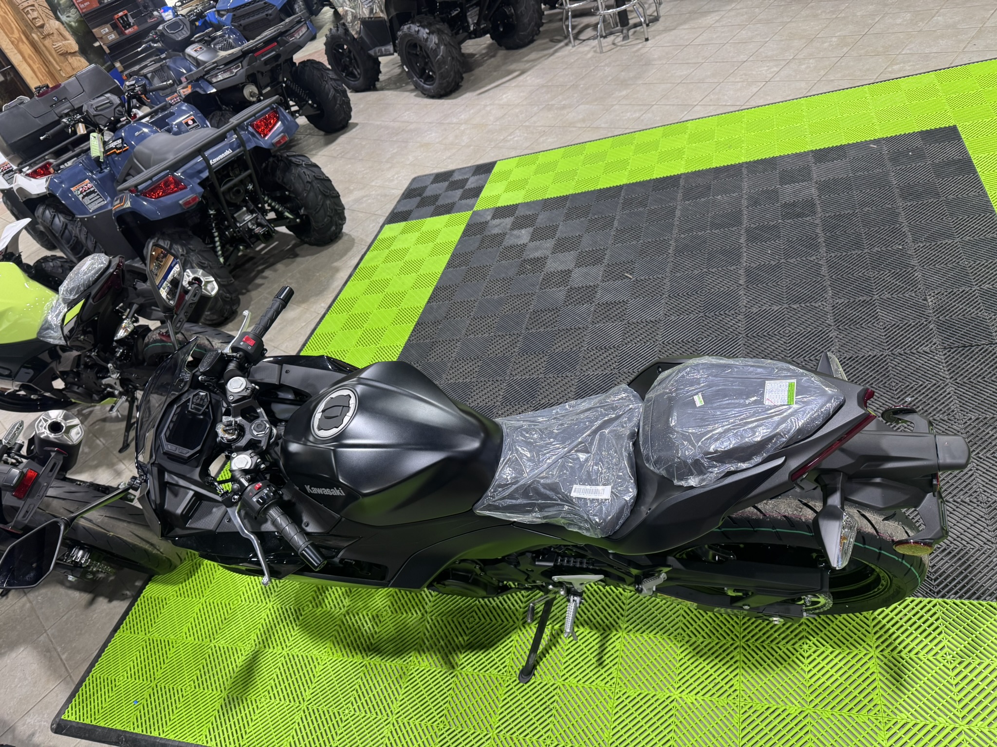 2026 Kawasaki Ninja® 500 ABS - Metallic Flat Spark Black / Metallic Spark Black - Photo 5