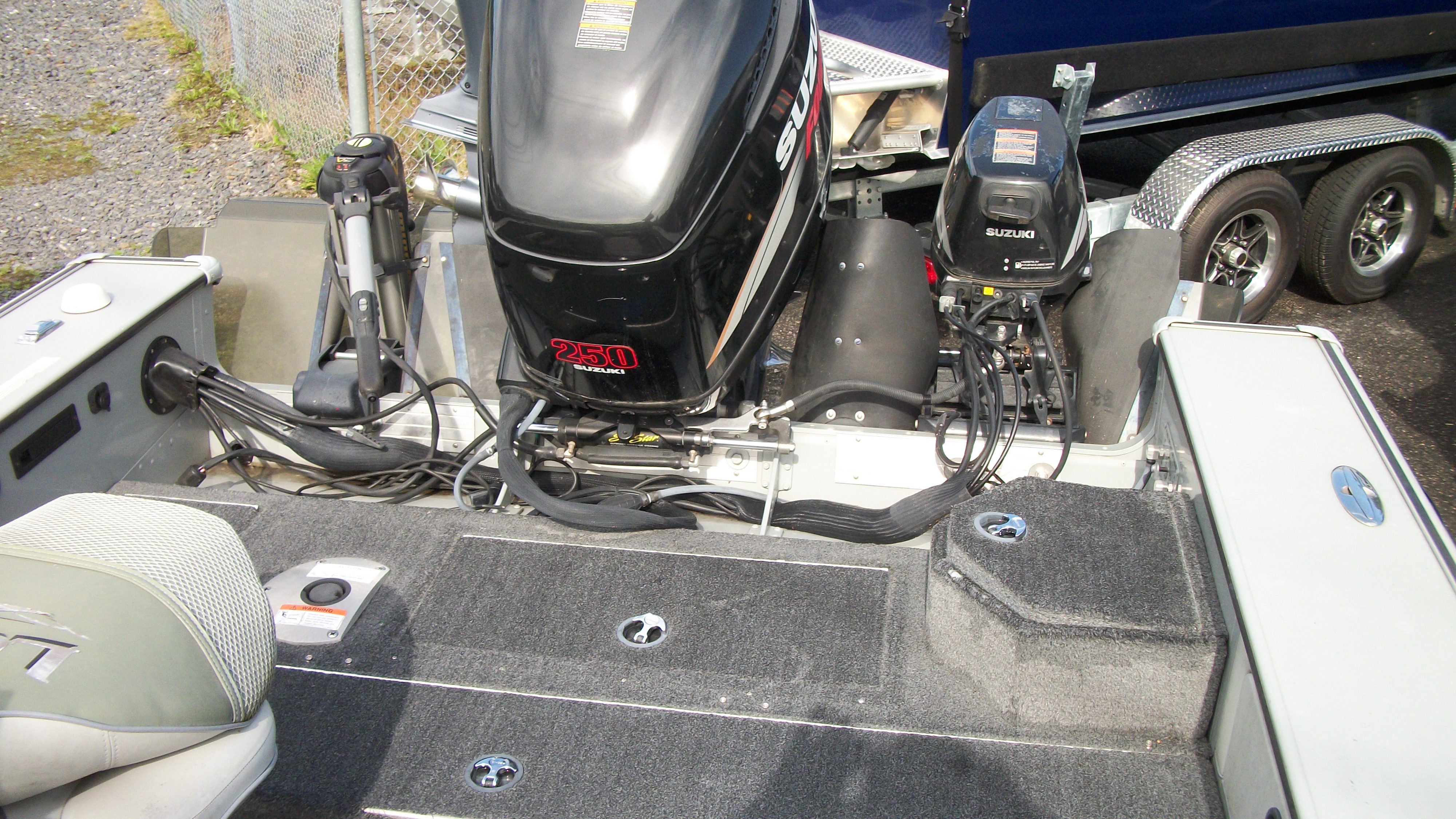 2004 Lund Pro V - Photo 7
