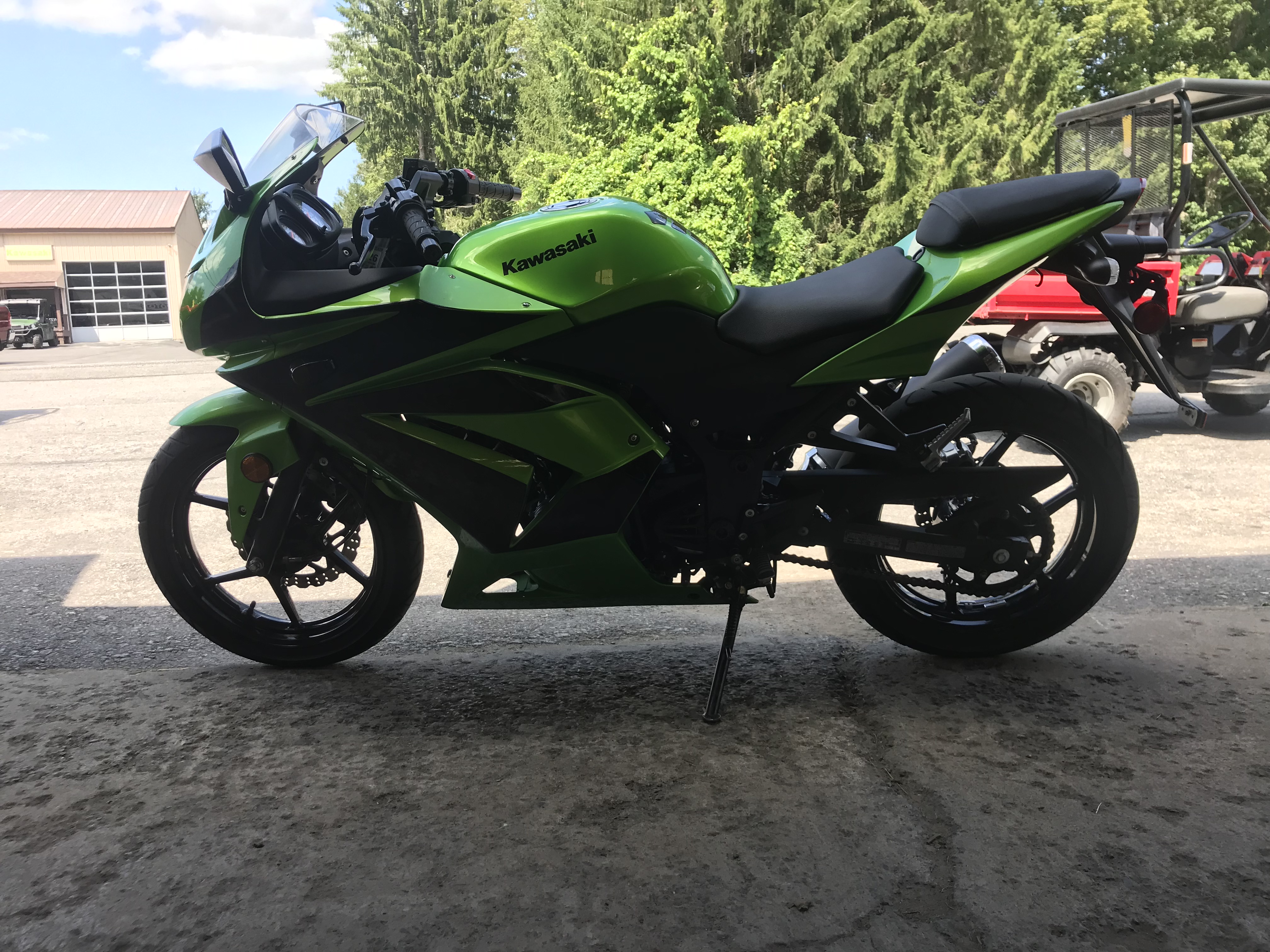 2012 Kawasaki Ninja® 250R - Photo 2