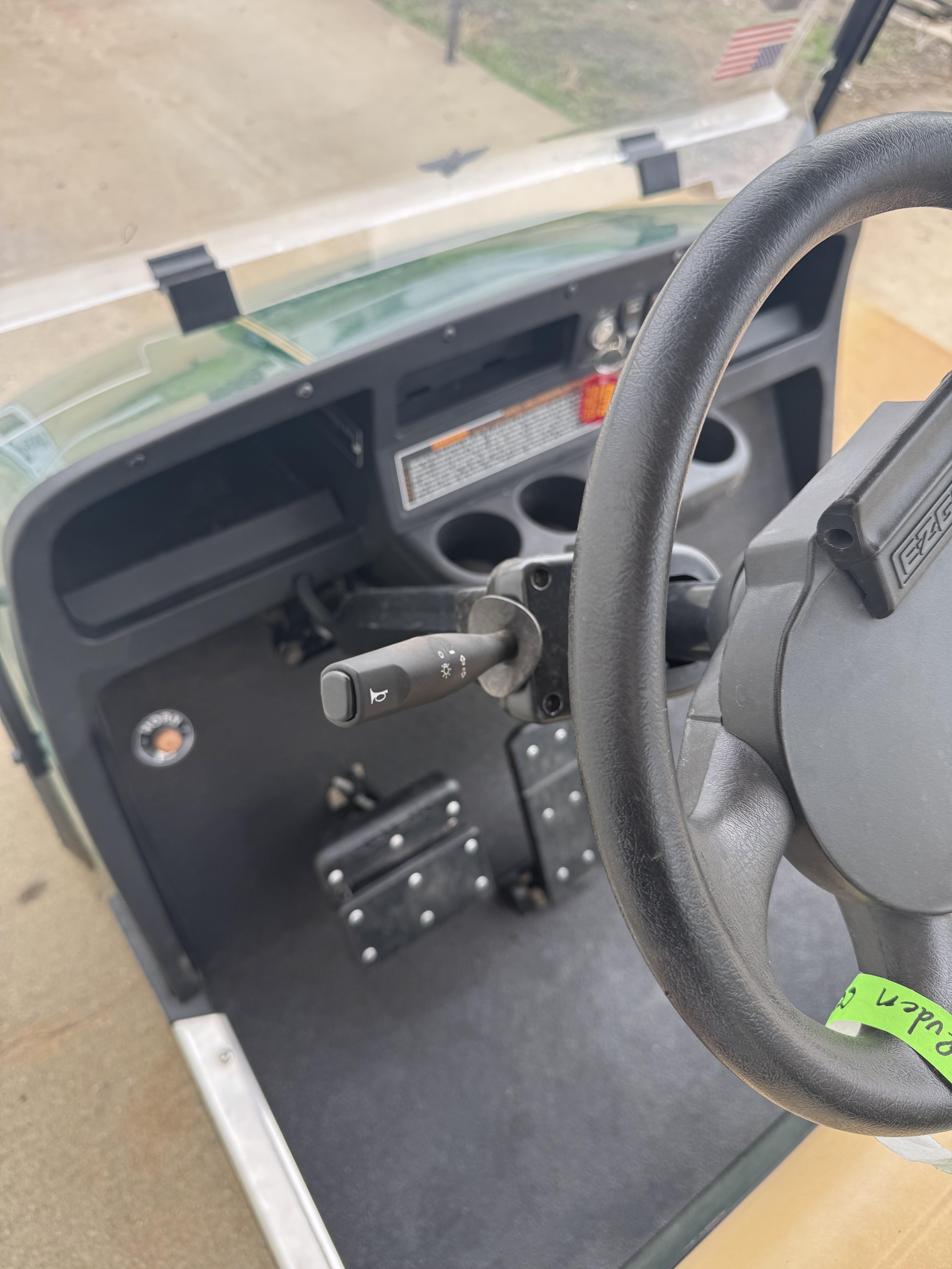 2002 E-Z-GO Electric (lights, blinkers) - Photo 7