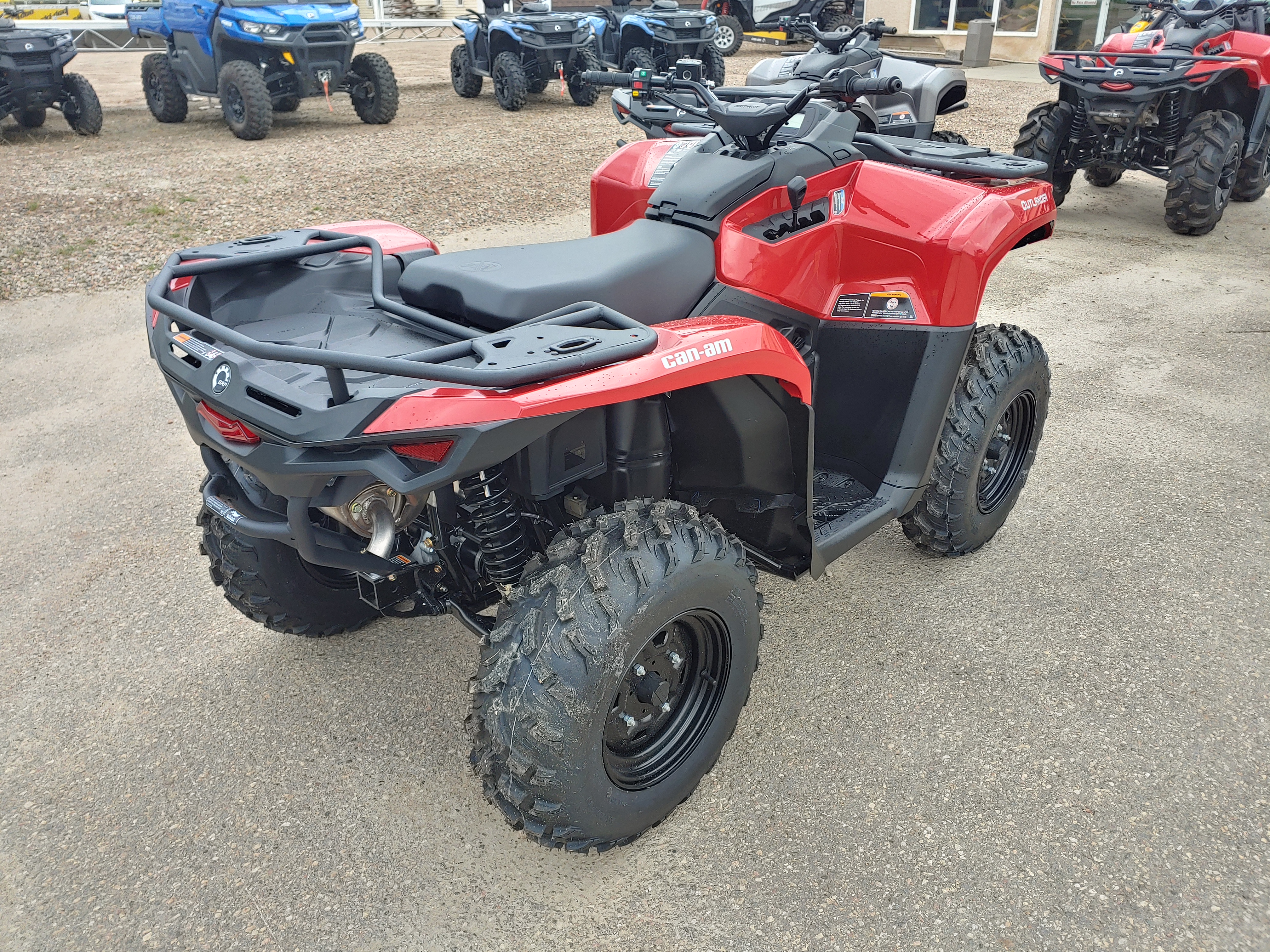 2025 Can-Am Outlander 700 EFI 4x4 - Photo 4