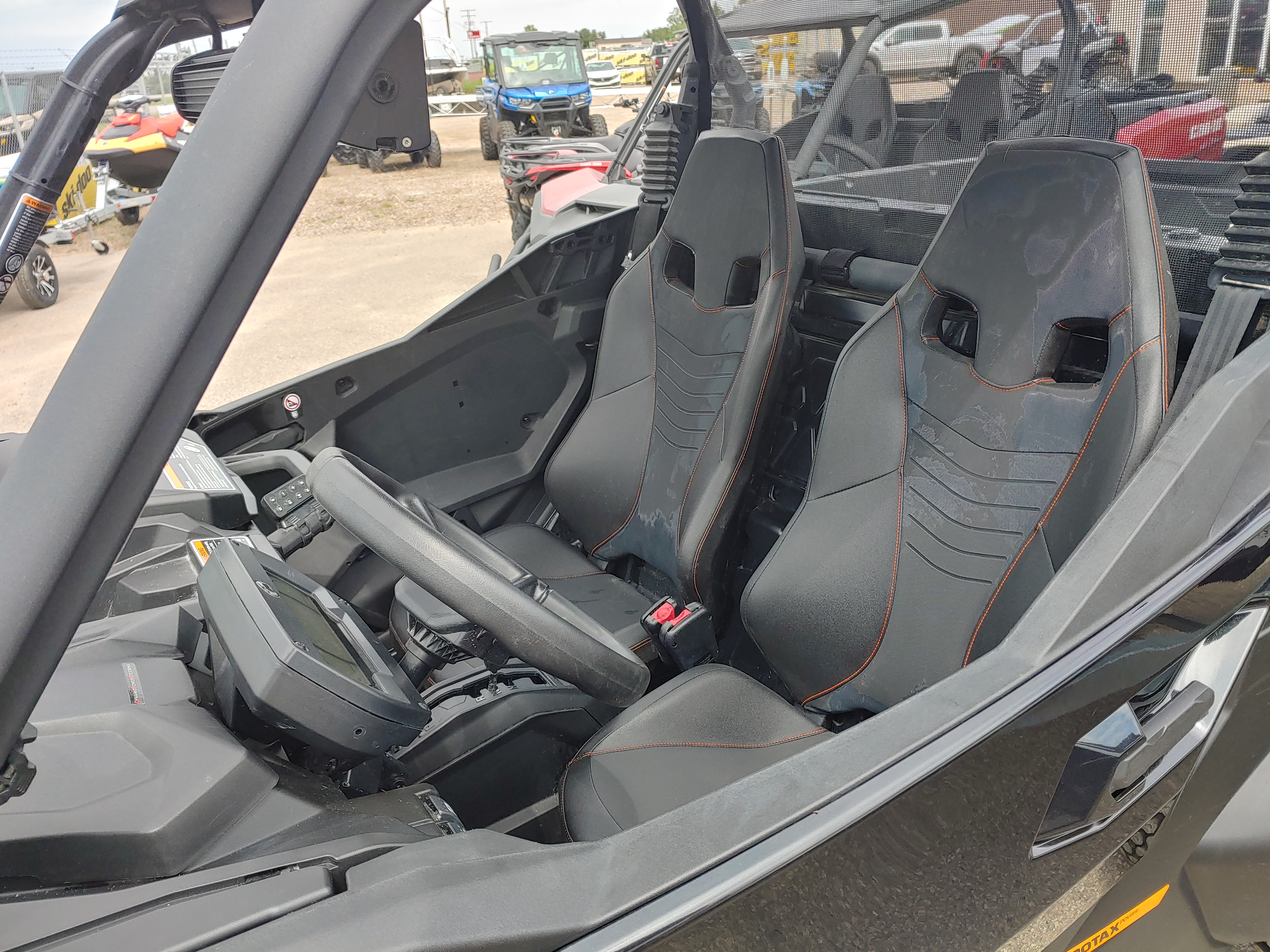 2022 Can-Am Commander XT-P 1000R - Photo 6