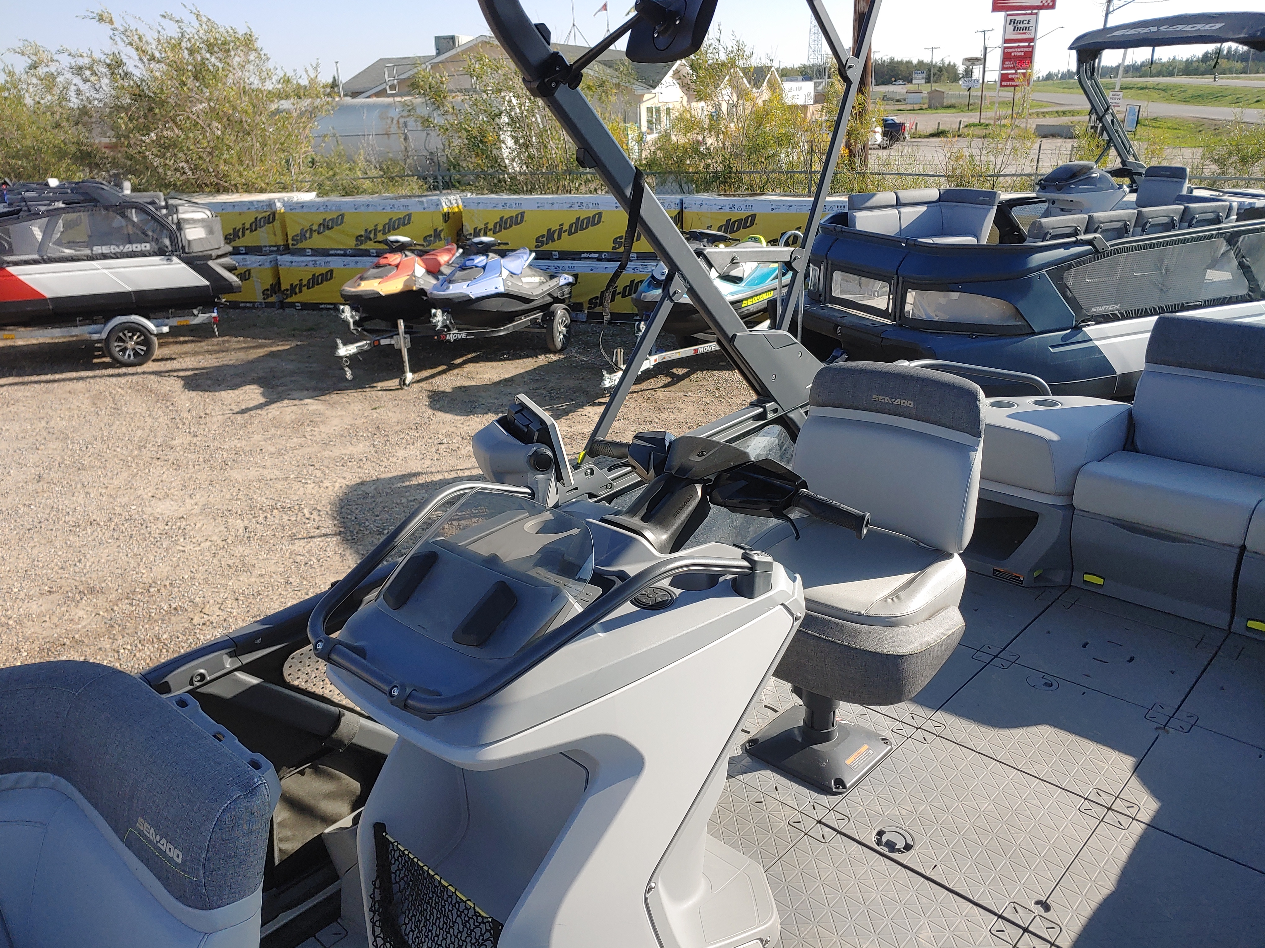 2023 Sea-Doo Switch Cruise 21ft - 170hp - Photo 6