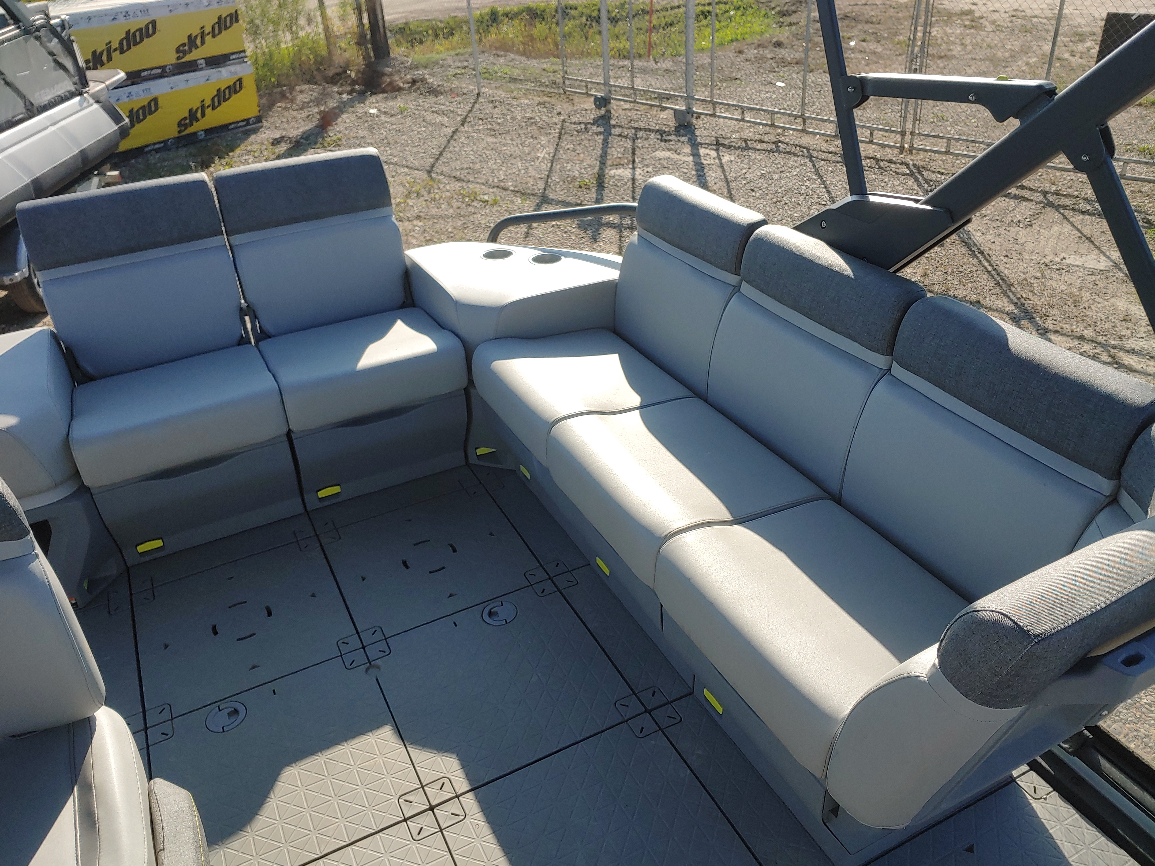 2023 Sea-Doo Switch Cruise 21ft - 170hp - Photo 7
