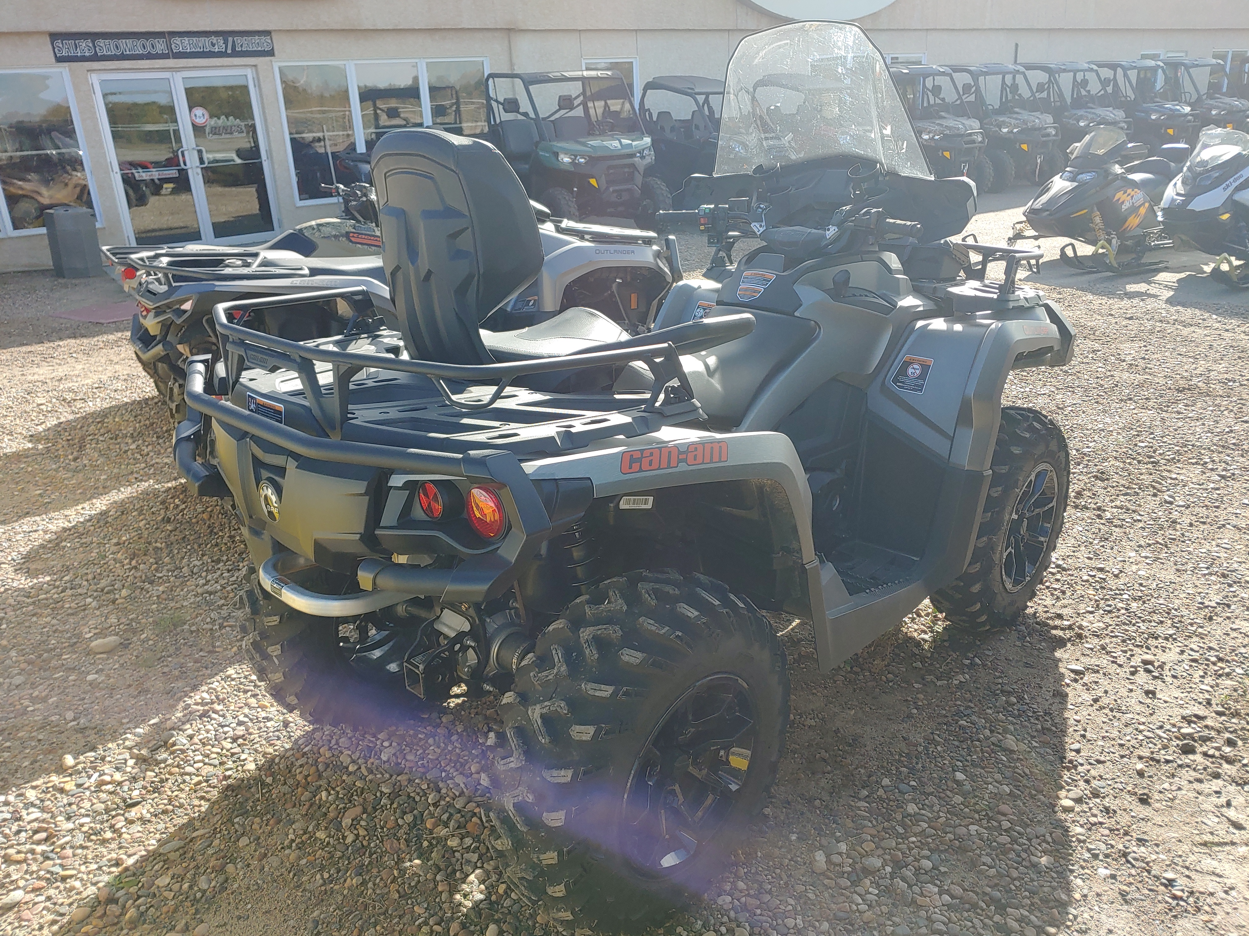 2017 Can-Am Outlander MAX XT 650 - Photo 4