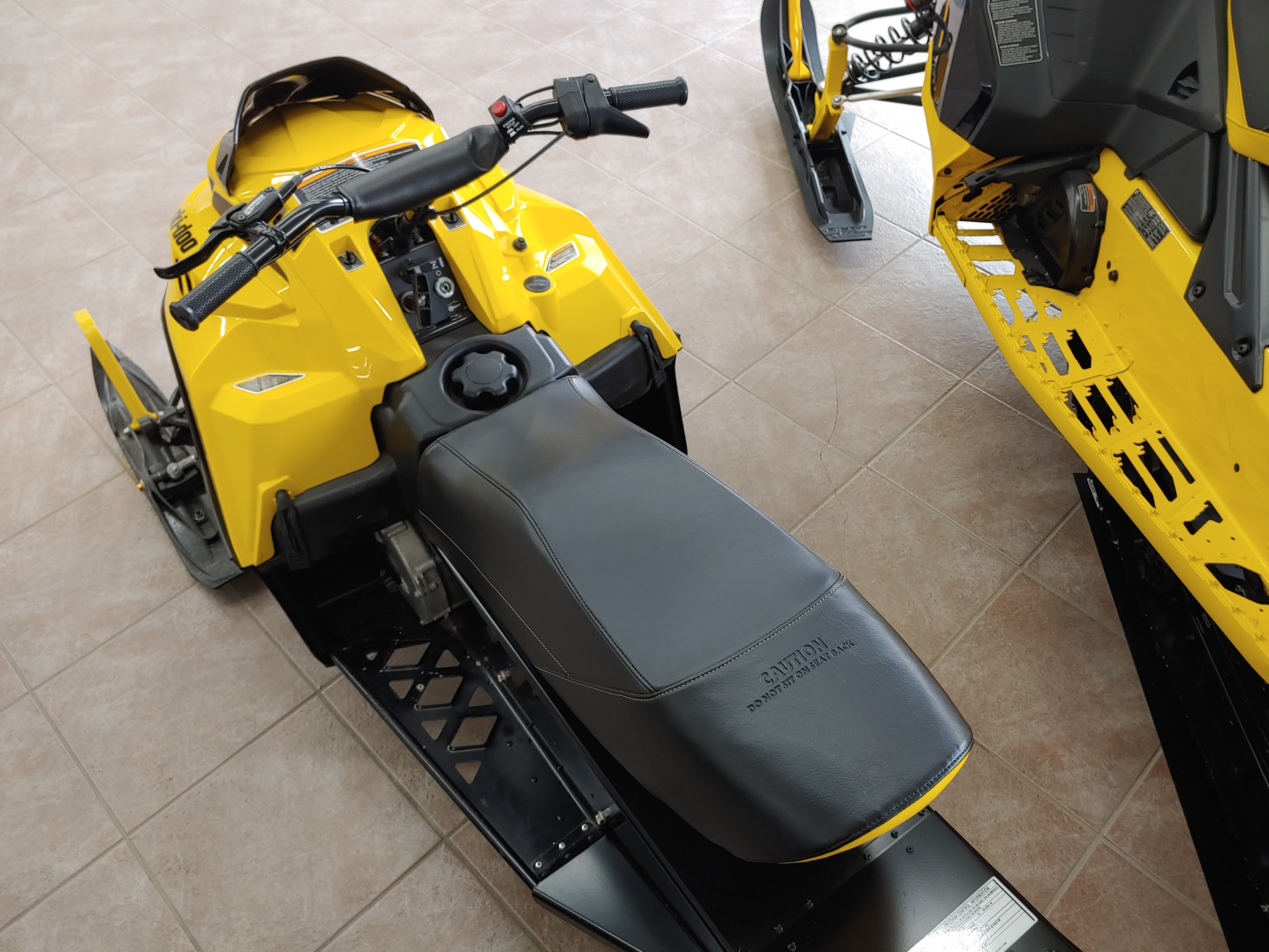 2025 Ski-Doo MXZ 200 - Photo 6