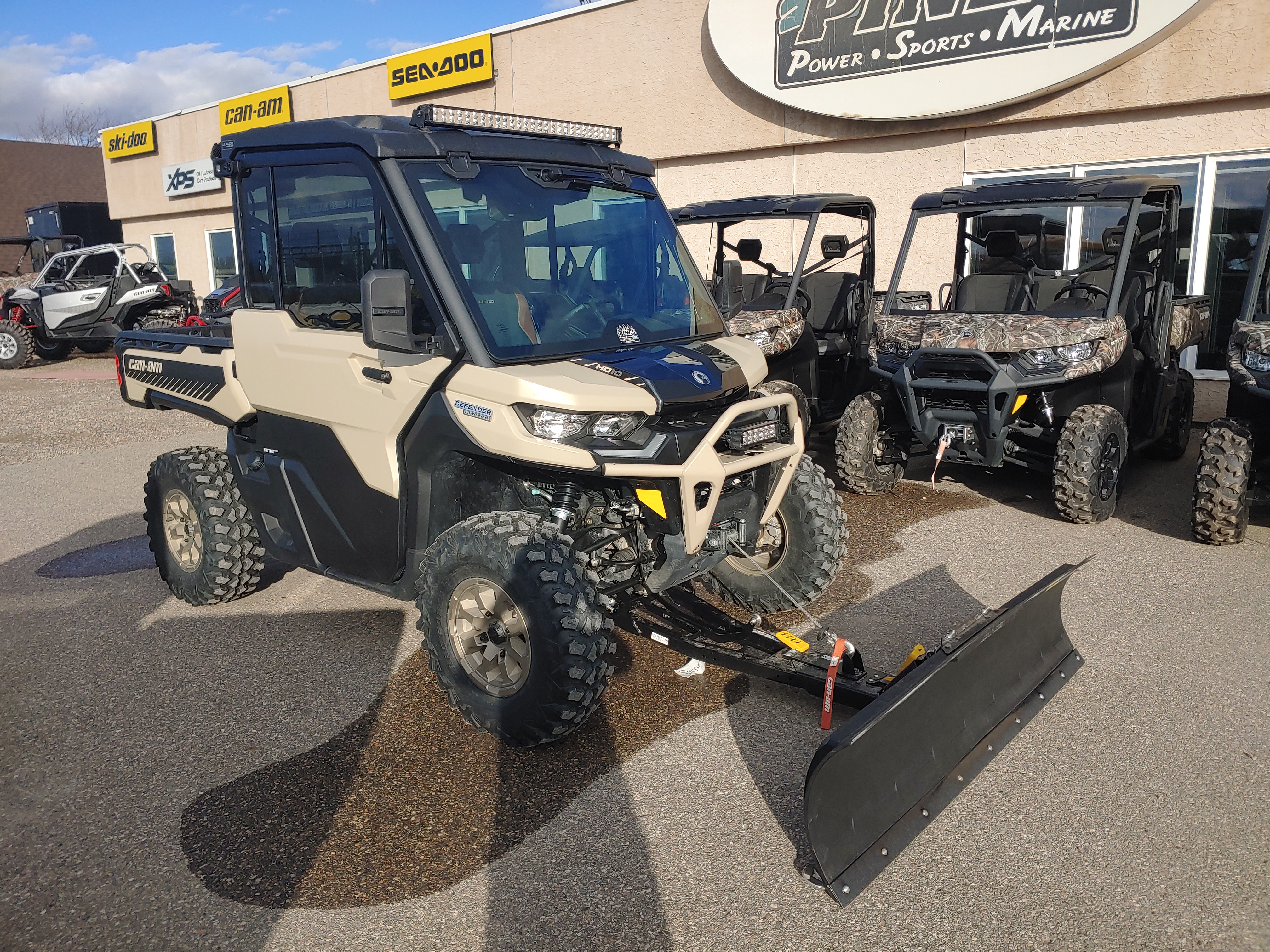 2023 Can-Am Defender Limited HD10 Cab w/ Snowblade