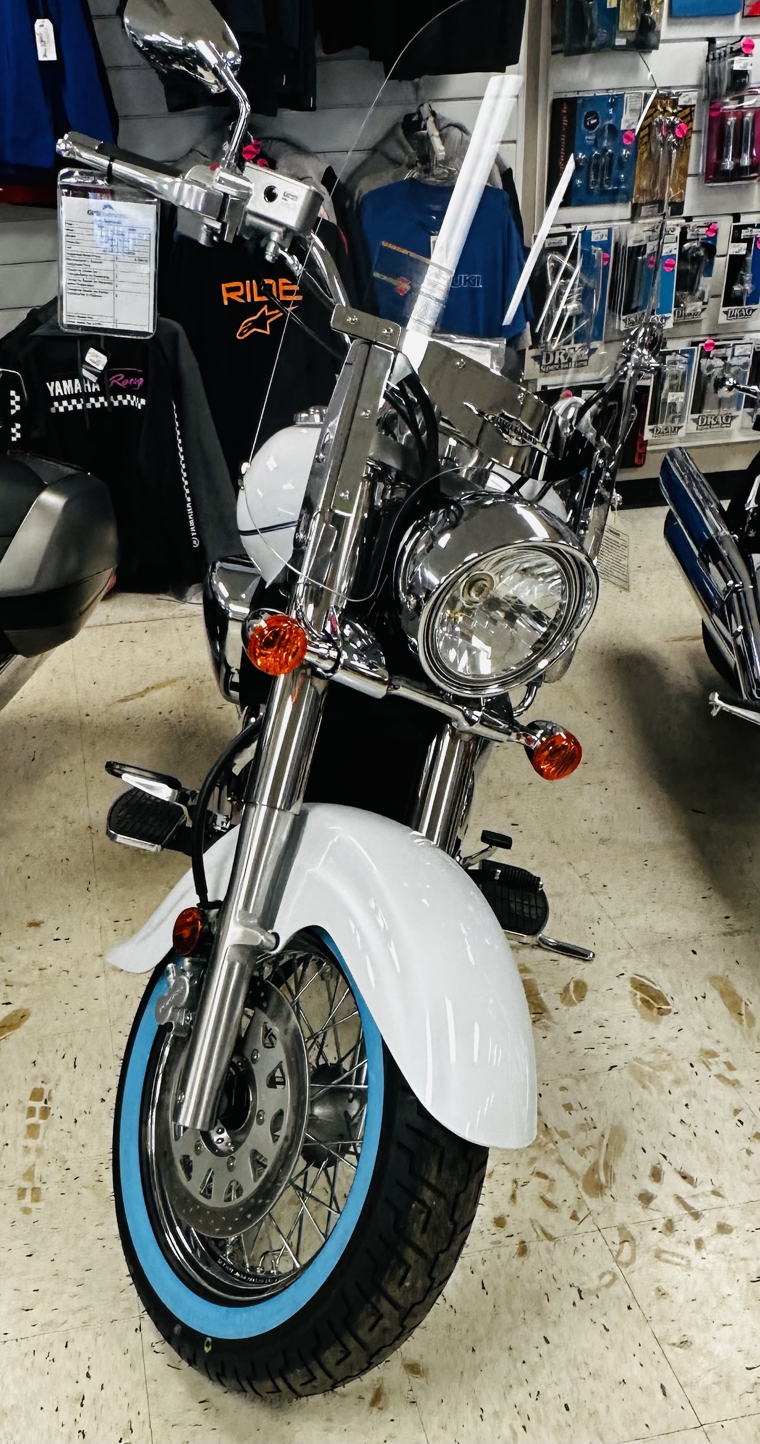 2025 Suzuki BOULEVARD C50T SPECIAL - Photo 2