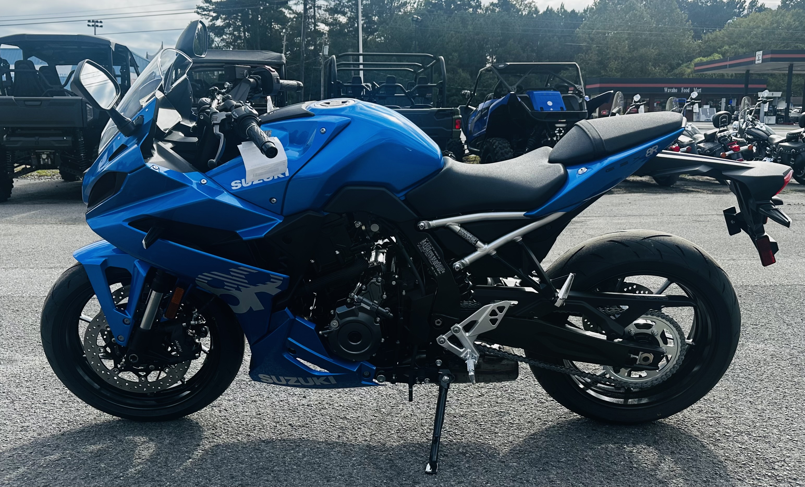 2026 Suzuki GSX 8R - Photo 2