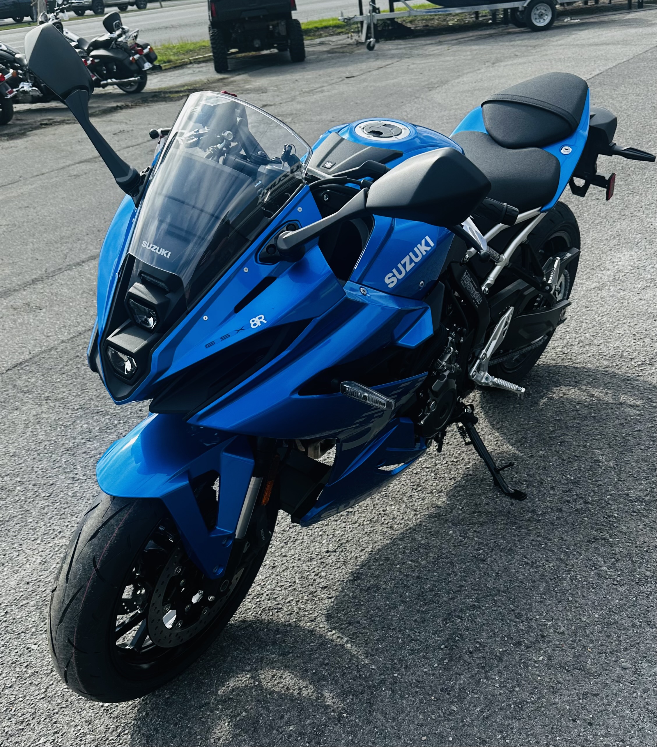 2026 Suzuki GSX 8R - Photo 3