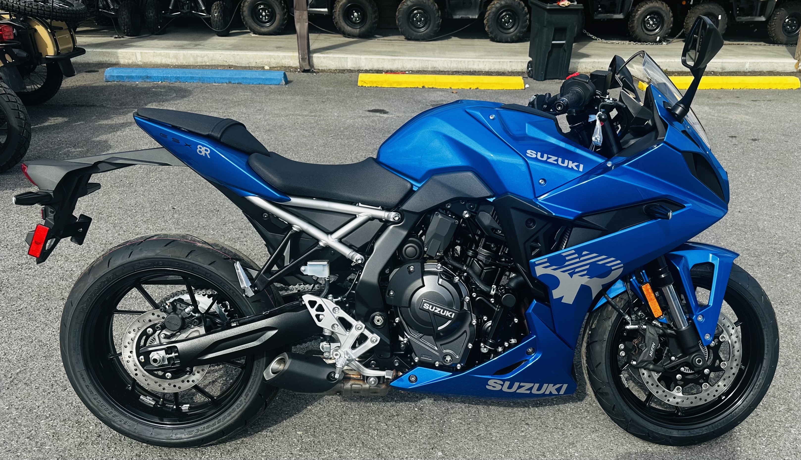 2026 Suzuki GSX 8R - Photo 4