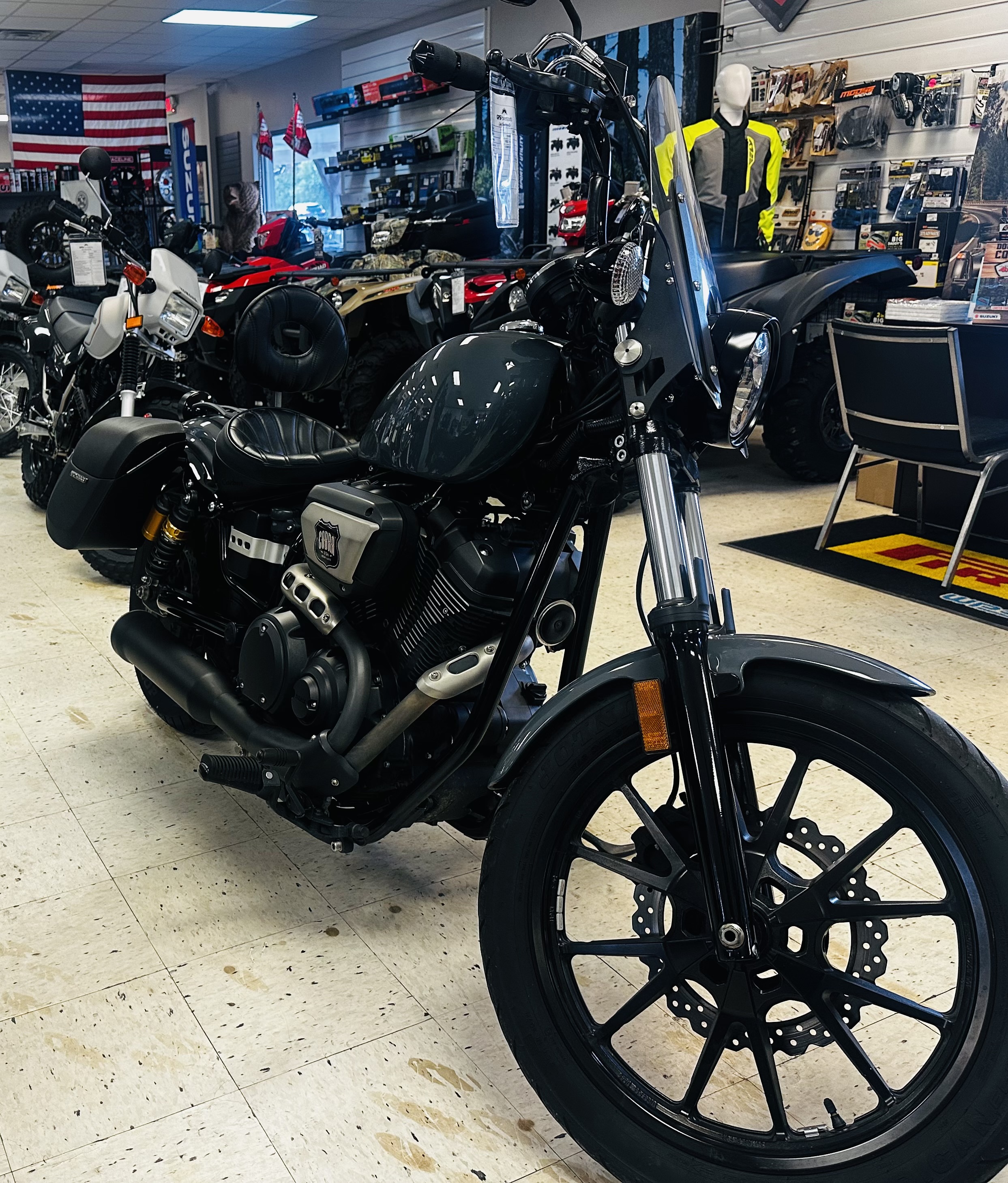 2023 Yamaha Bolt R-Spec - Photo 2