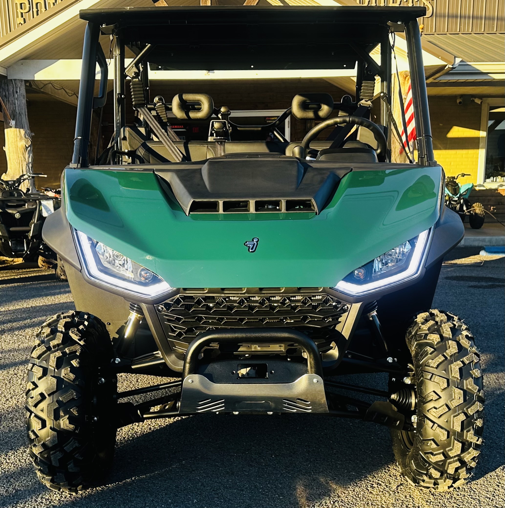 2025 Segway Powersports UT10 Crew S - Photo 2